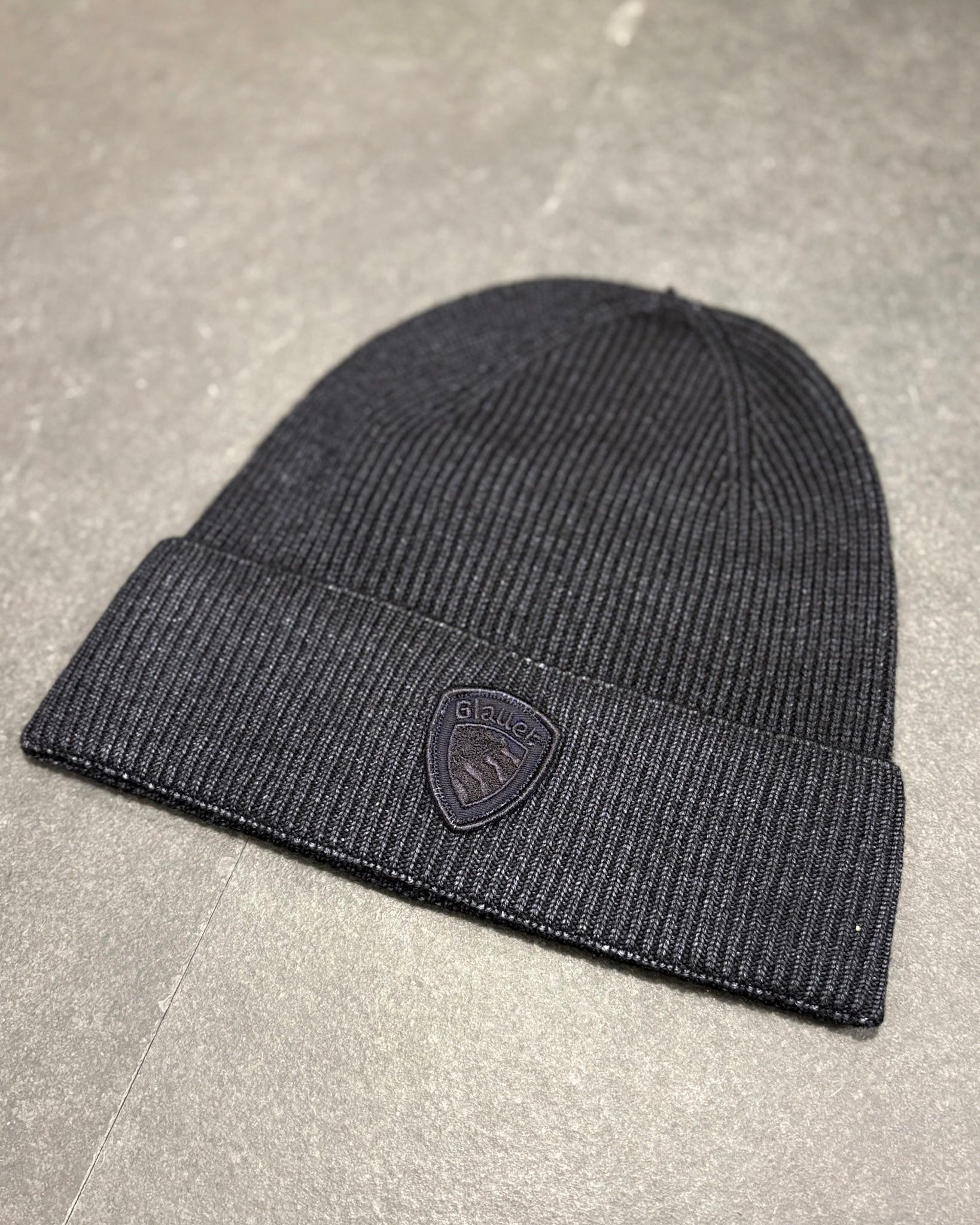 BLAUER CAP WITH LOGO ON THE CUFF