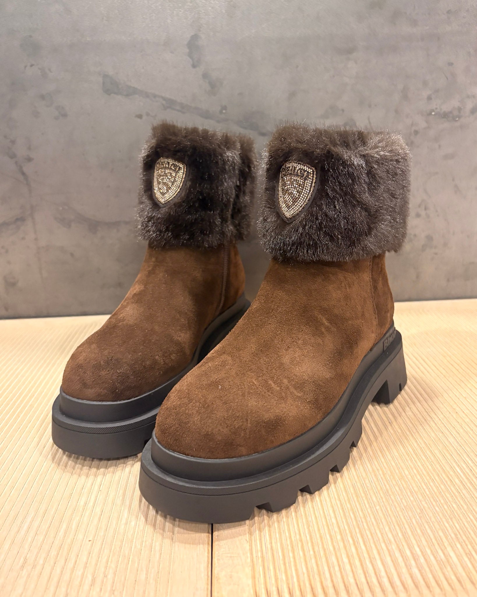 DÁMSKE KOTNÍKOVÉ TOPÁNKY BLAUER S UMELOU KOŽUŠINOU