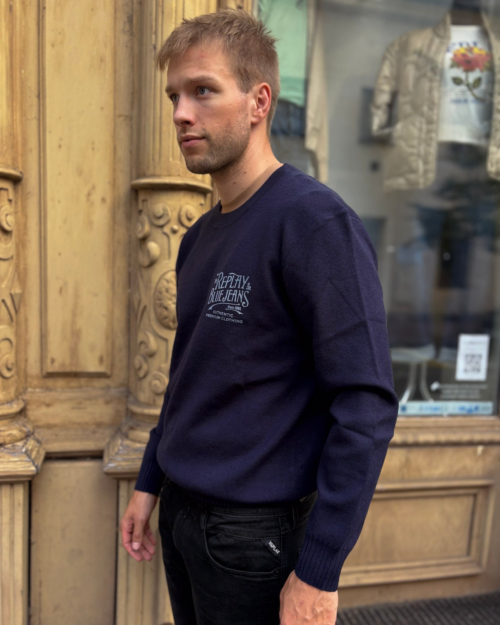 FÉRFI REPLAY PULÓVER MELLKASI MINTÁVAL