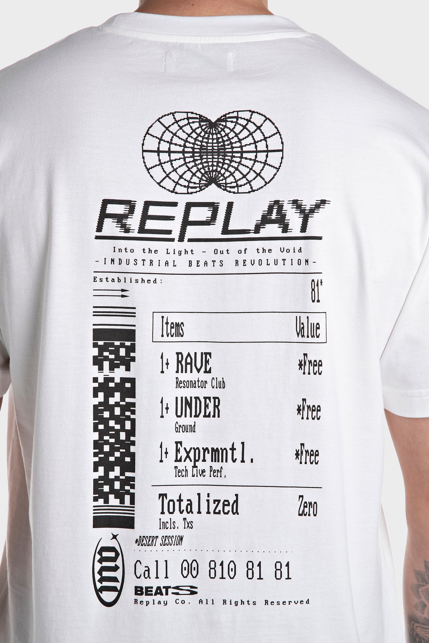 REPLAY PÁNSKÉ TRIČKO S VÝSTŘIHEM A POTISKEM ÚČTENKY