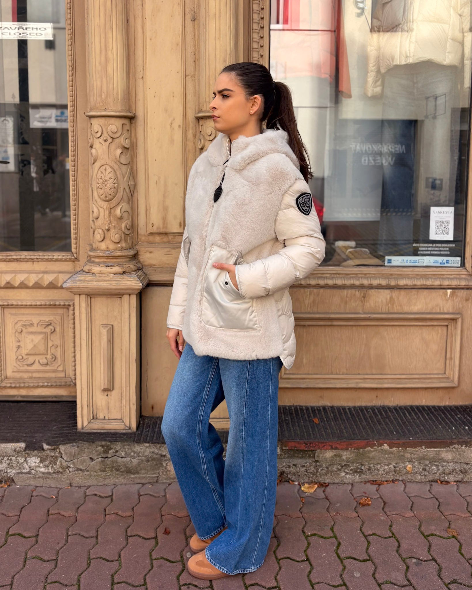 BLAUER NŐI RÖVID KABÁT ESTRELLA SZŐRMÉVEL