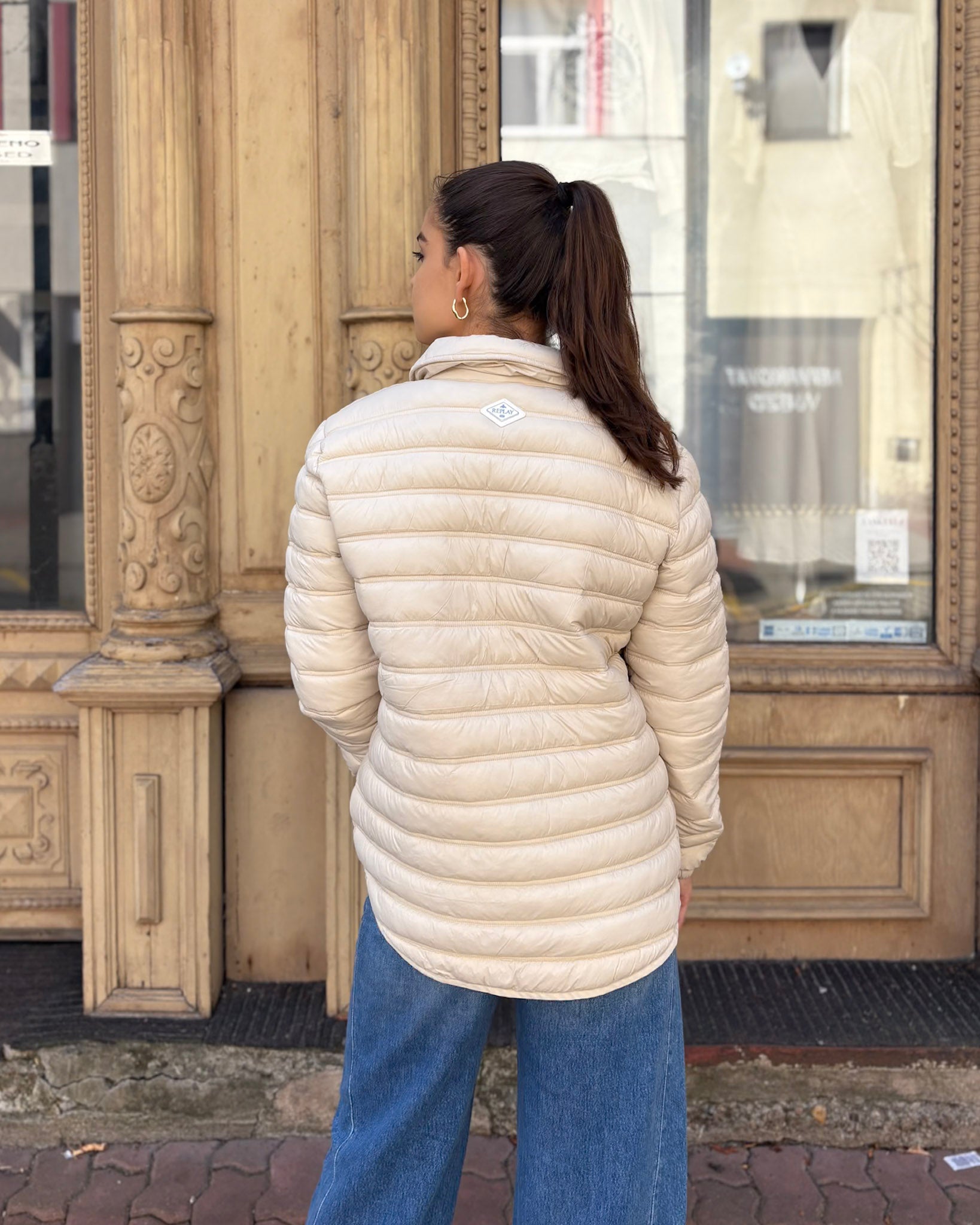 DÁMSKÁ Skrátená BUNDA REPLAY S PRÍČNYM PREŠÍVANÍM A LÍMCOM