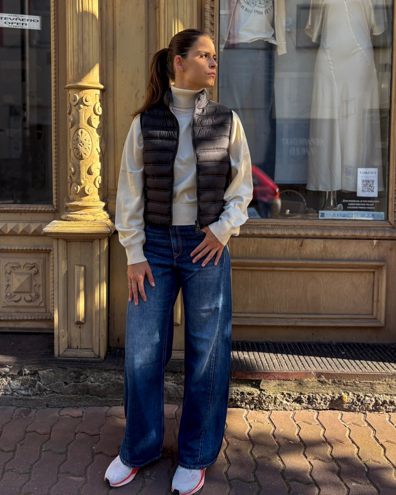 WOMEN'S REPLAY HEATED VEST WITH CROSS-STITCHING
