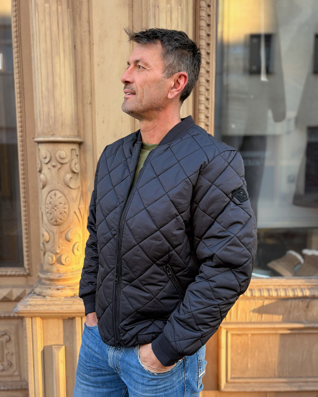 PÁNSKÁ MIKINA REPLAY S RELIÉFNÍM POTISKEM LOGA 