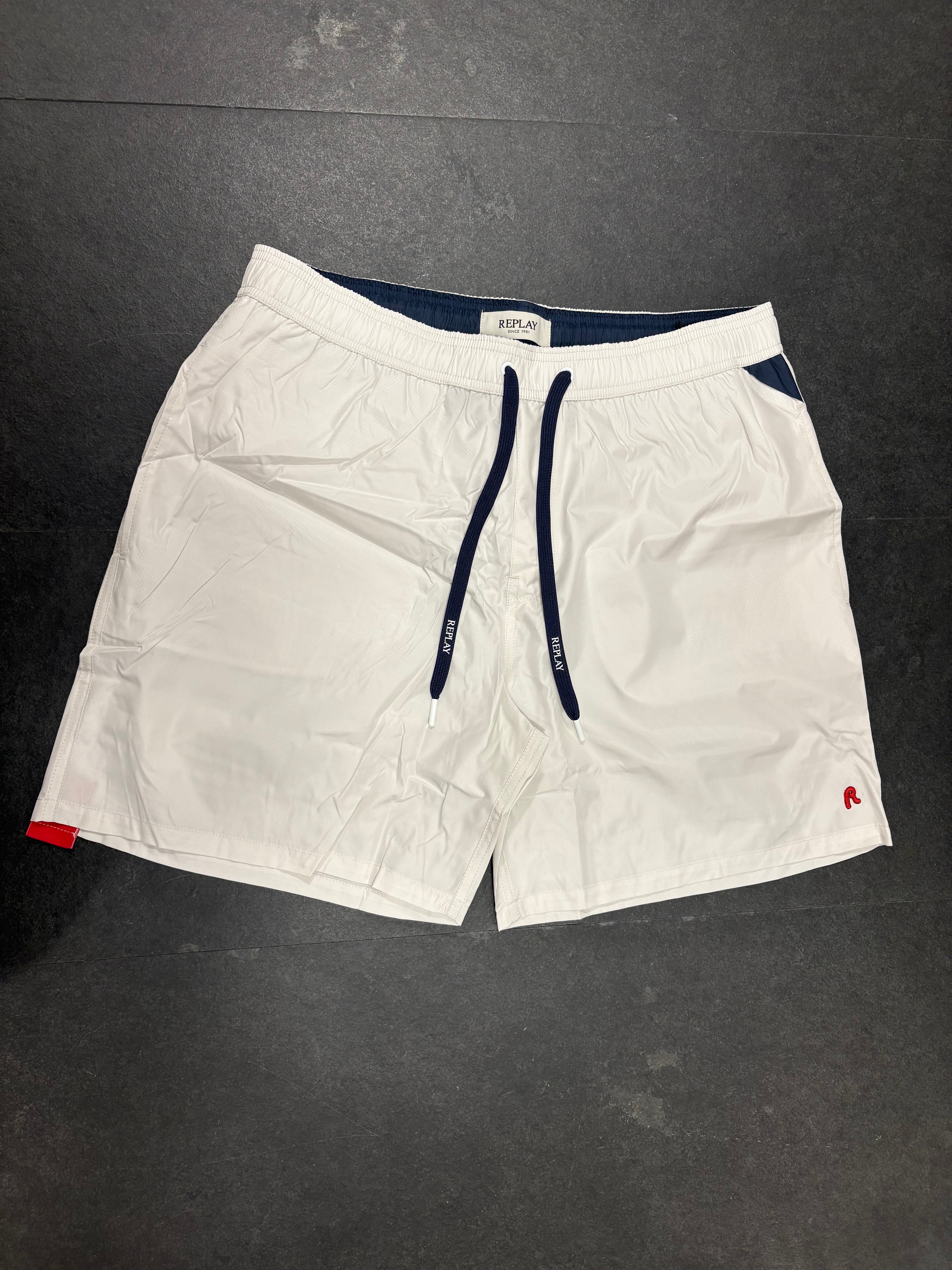 REPLAY FÉRFI EGYSZÍNŰ RÖVID FÜRDŐRUHA