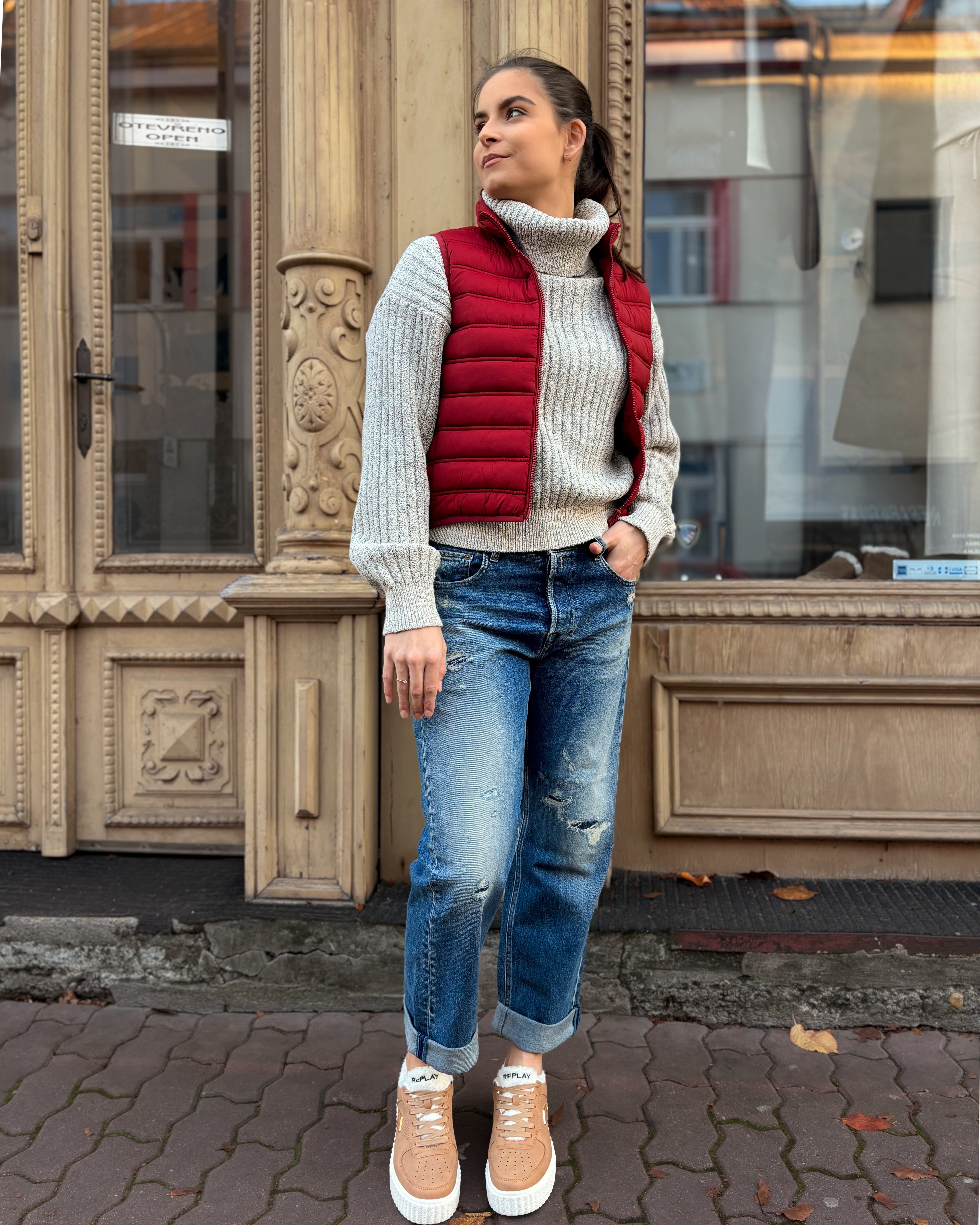 WOMEN'S REPLAY HEATED VEST WITH CROSS-STITCHING