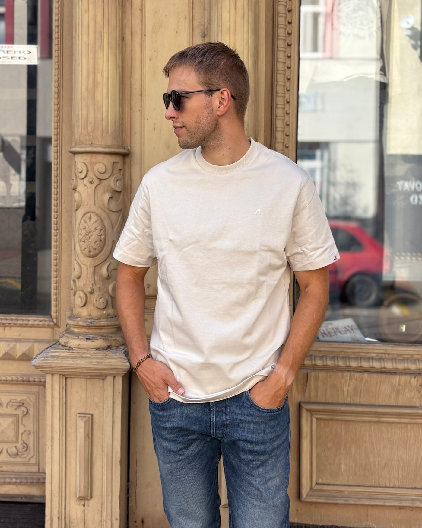 REPLAY PÁNSKÉ TRIČKO VOLNÉHO STŘIHU S VÝŠIVKOU