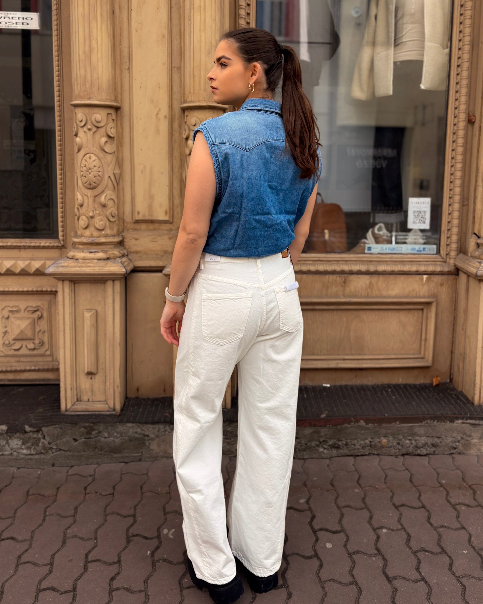 DÁMSKÁ DŽÍNOVÁ VESTA REPLAY NA PATENTY 