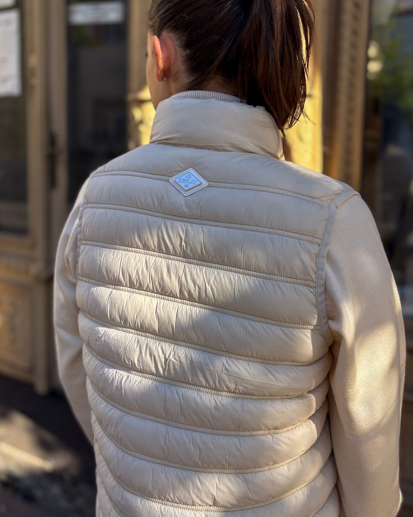 WOMEN'S REPLAY HEATED VEST WITH CROSS-STITCHING