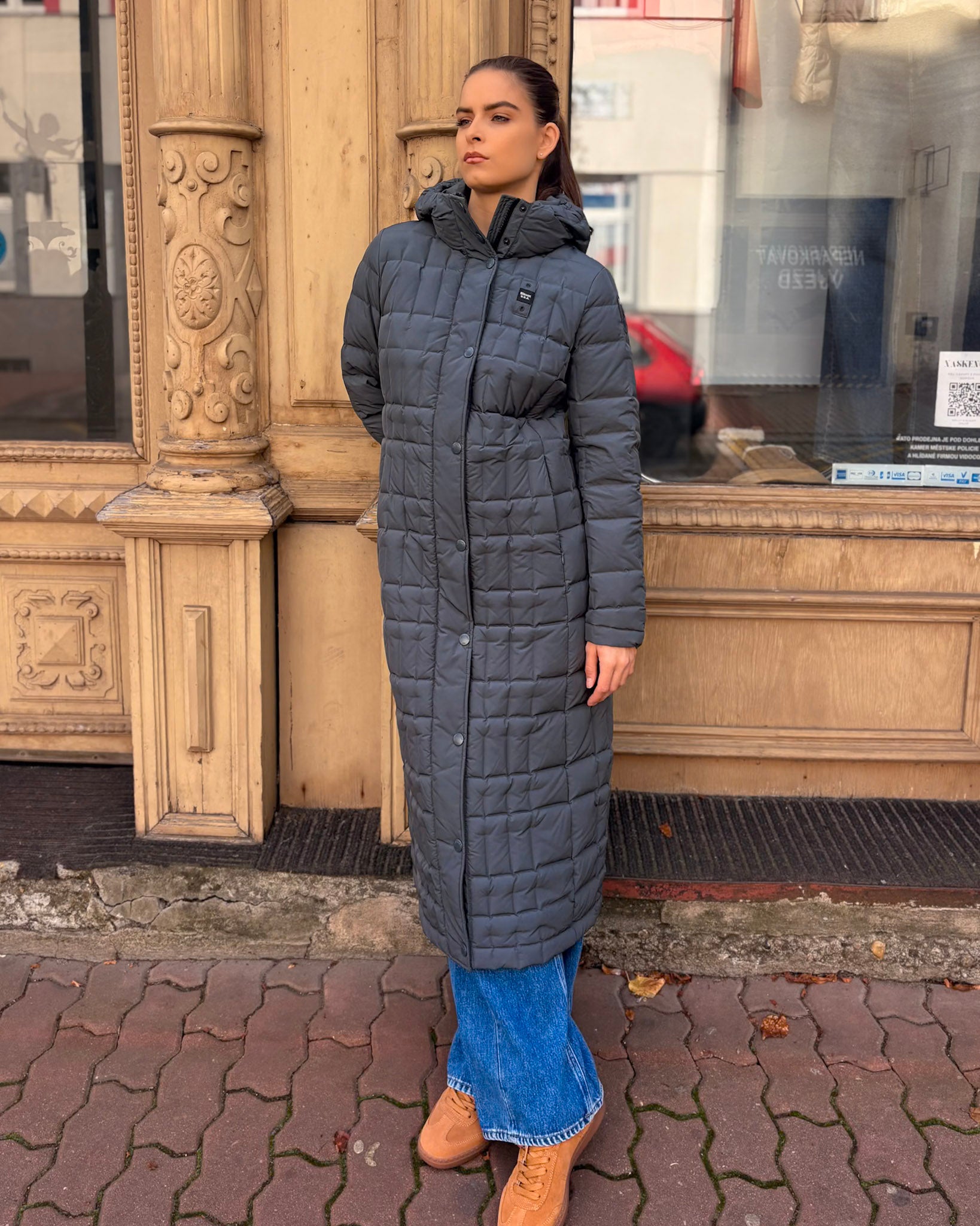 DÁMSKÝ KABÁT BLAUER S OBDÉLNÍKOVÝM PROŠÍVÁNÍM