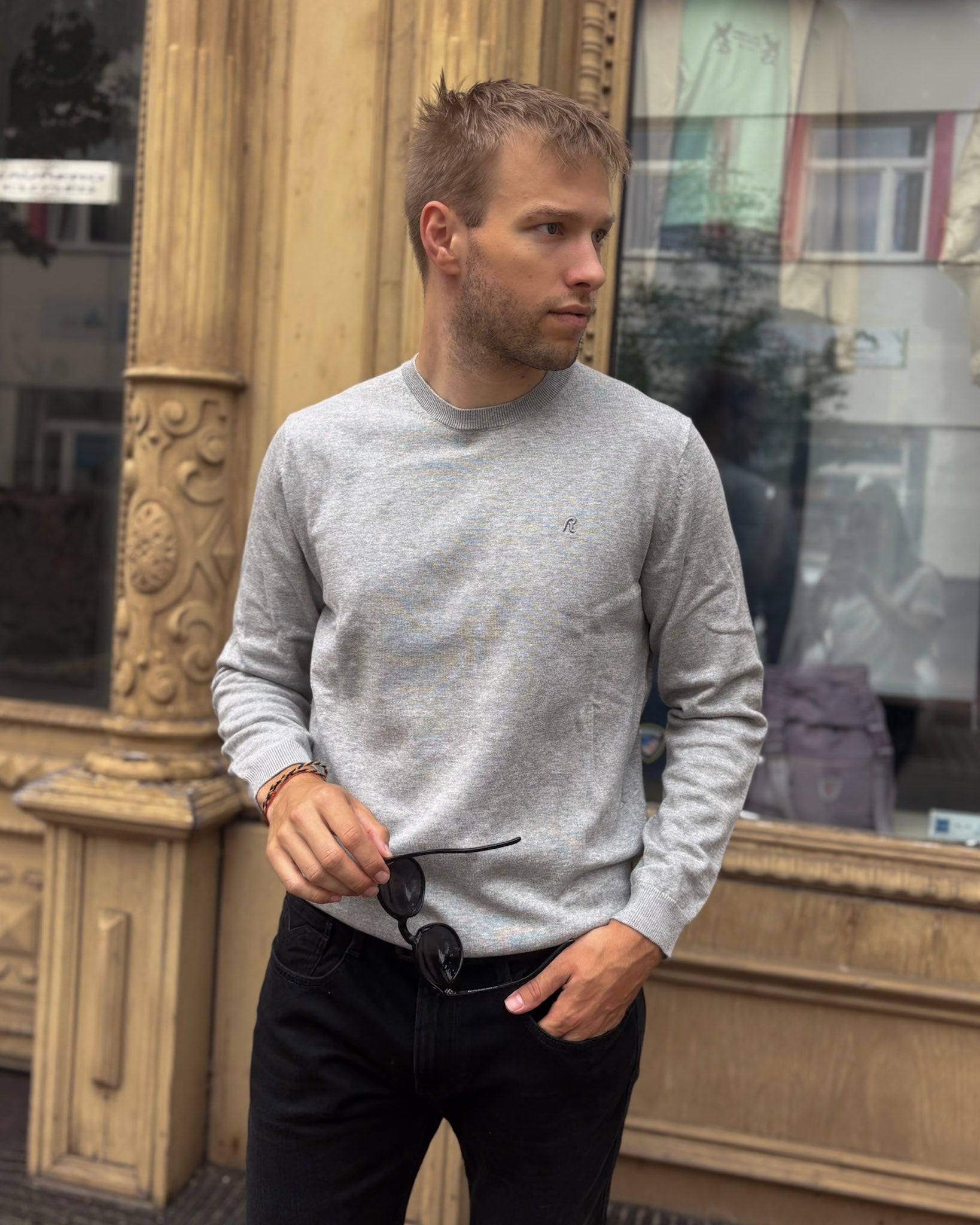 PÁNSKÝ SVETR REPLAY S KULATÝM VÝSTŘIHEM