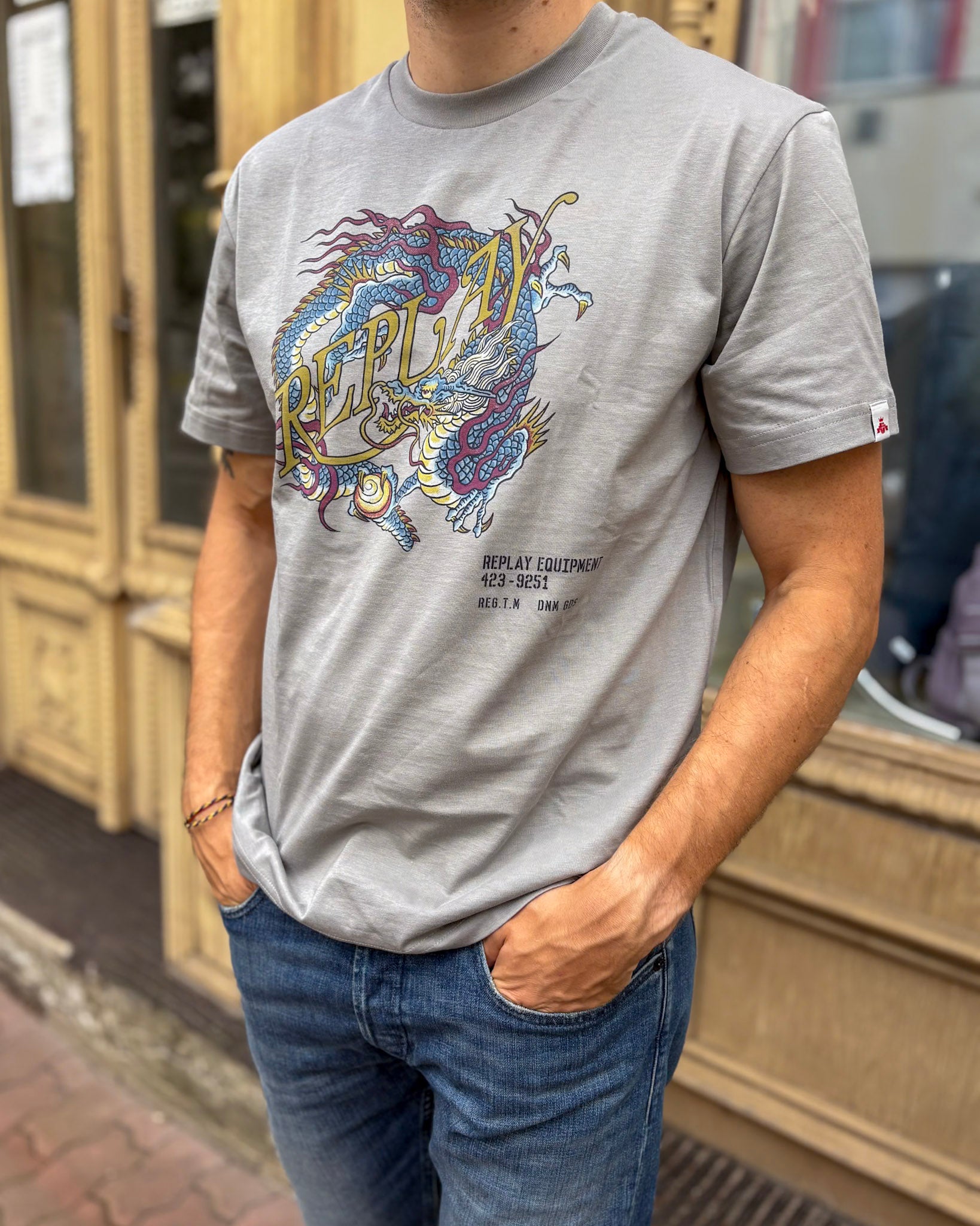 REPLAY FÉRFI NORMÁL FAZONÚ PÓLÓ SÁRKÁNYMINTÁVAL