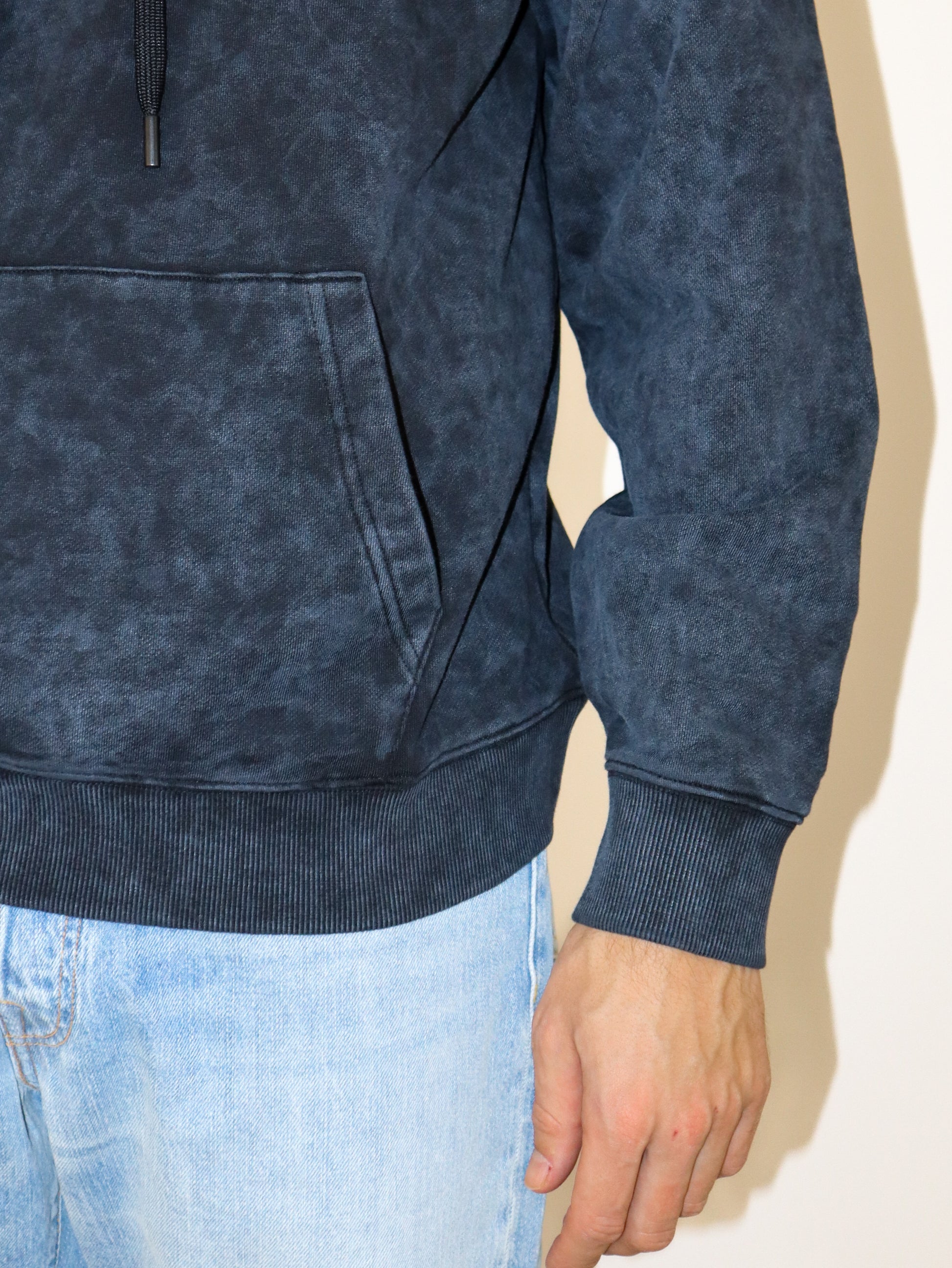 REPLAY PÁNSKÁ MIKINA S KAPUCÍ A POTISKEM ČÍSEL