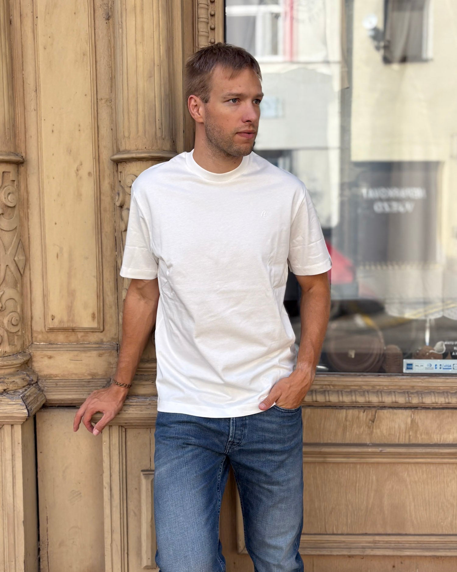 REPLAY PÁNSKÉ TRIČKO VOLNÉHO STŘIHU S VÝŠIVKOU