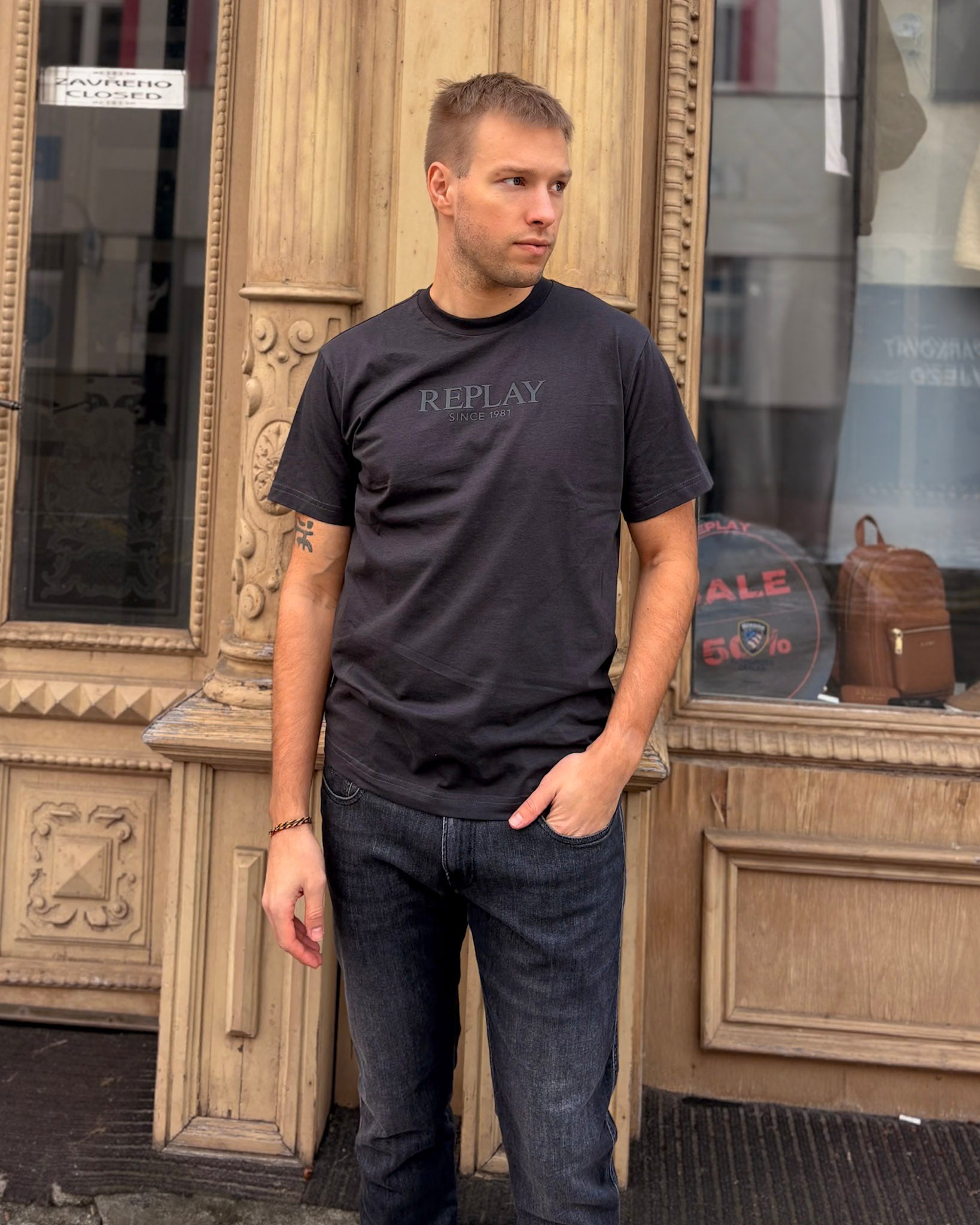 PÁNSKÉ TRIČKO REPLAY S POTISKEM NA HRUDI