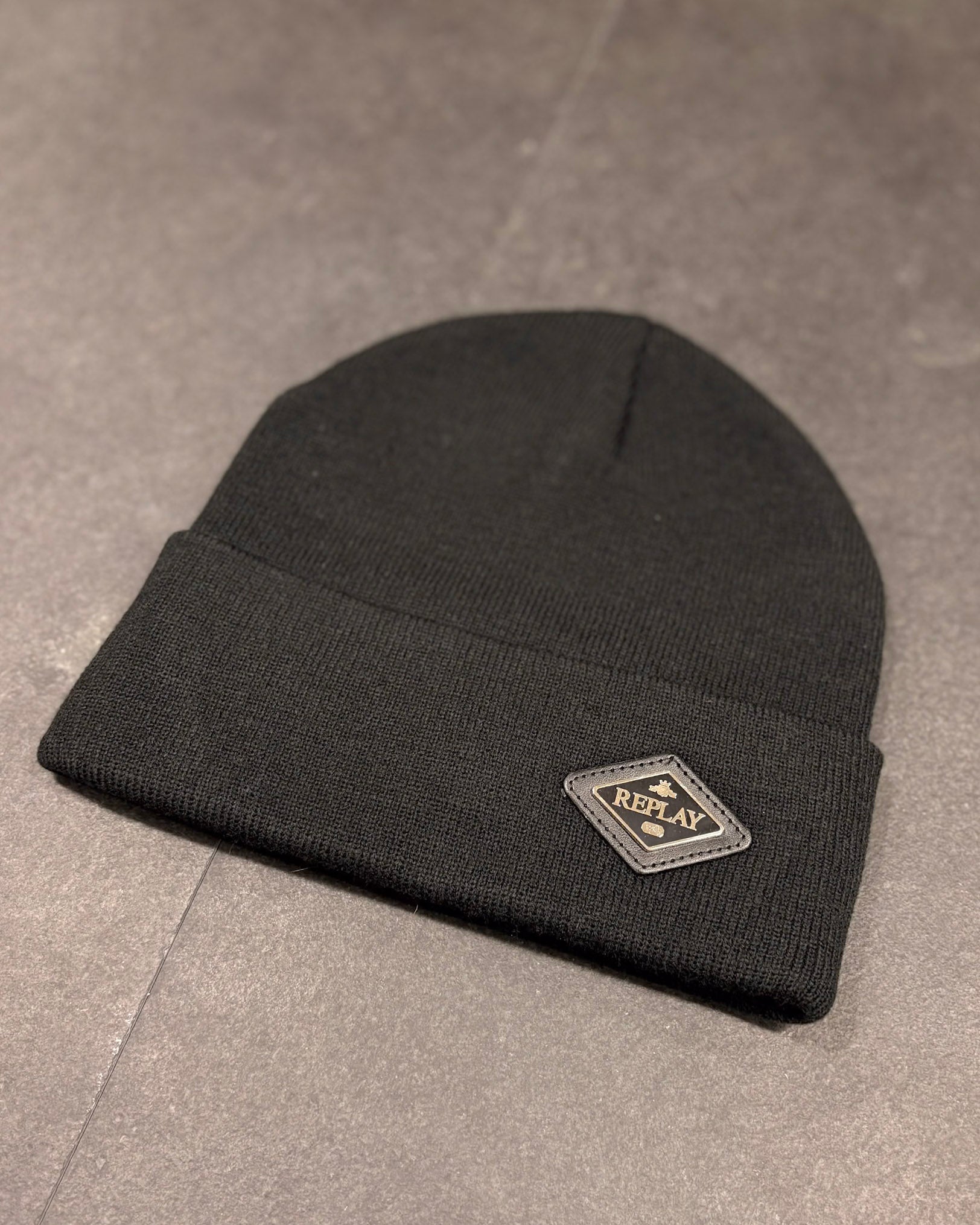 REPLAY SAPKA GYÉMÁNT LOGÓVAL 