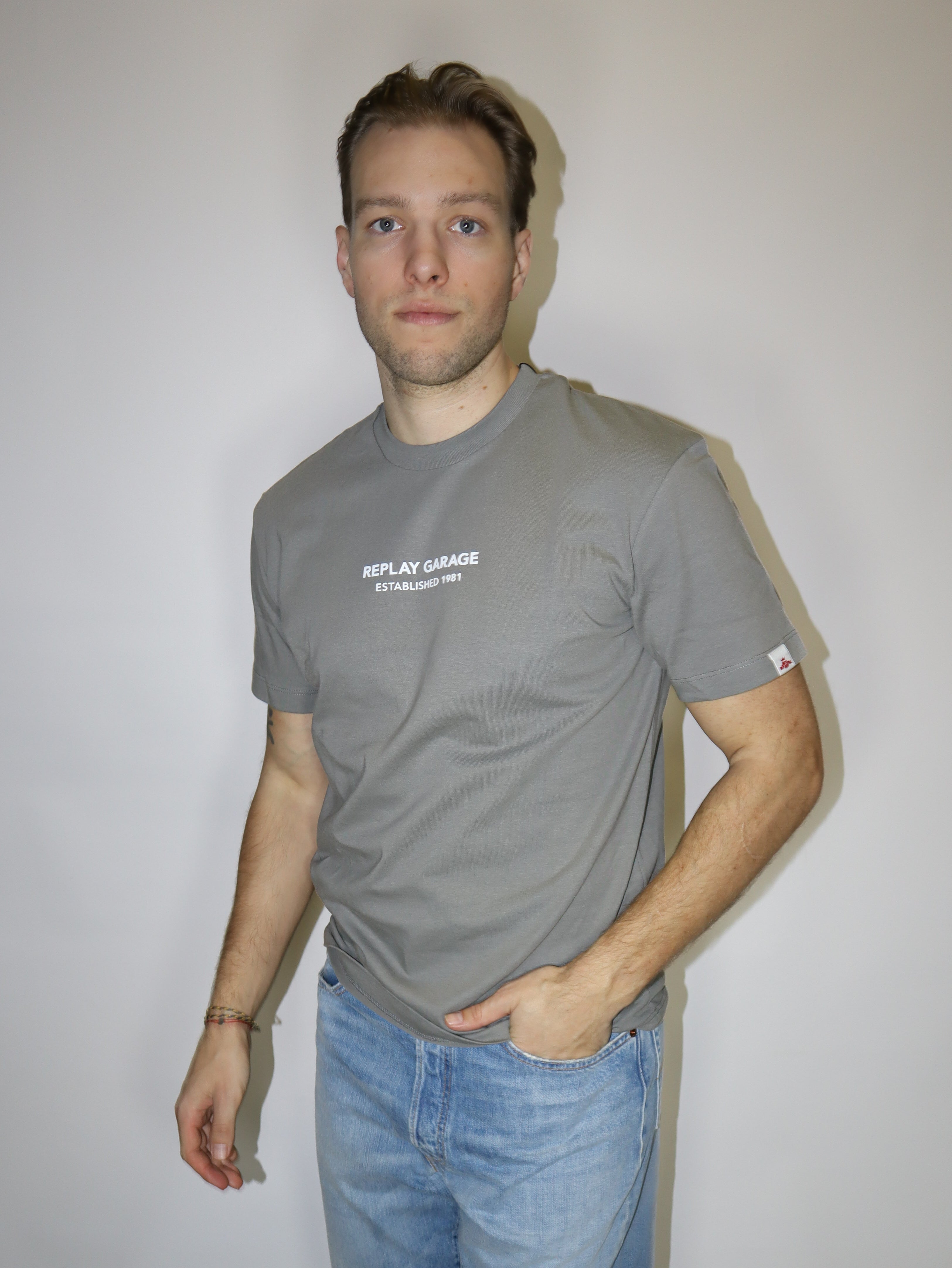 REPLAY FÉRFI LAZÁN FAZONOS PÓLÓ MINTÁVAL