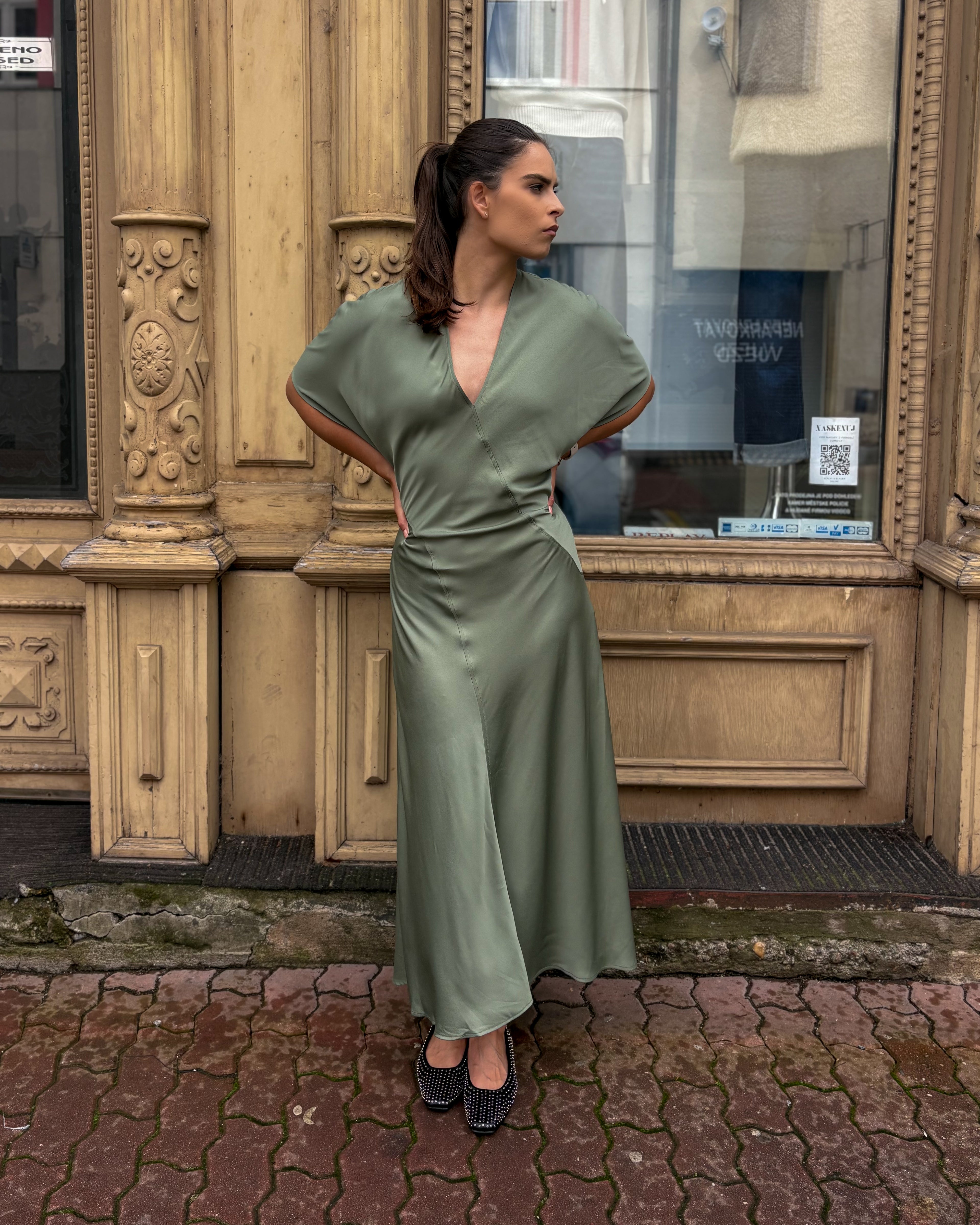 REPLAY Poly satin midi dress - Elegant V-neck RESTYLE Fashion Hub REPLAY Poly satin midi dress - Elegant V-neck RESTYLE Fashion Hub