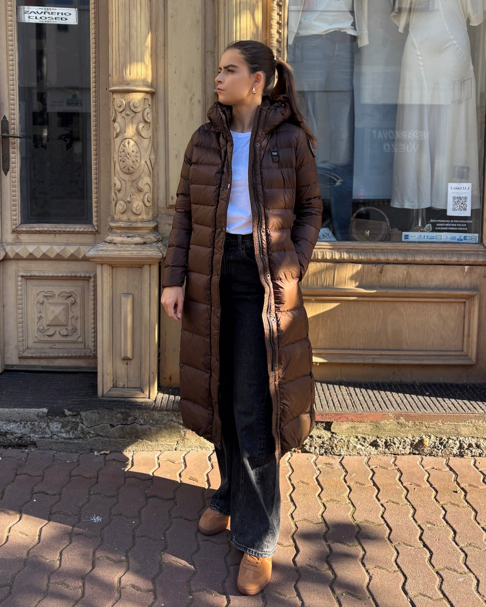 DLOUHÁ DÁMSKÁ PÉŘOVÁ BLAUER BUNDA ANITA