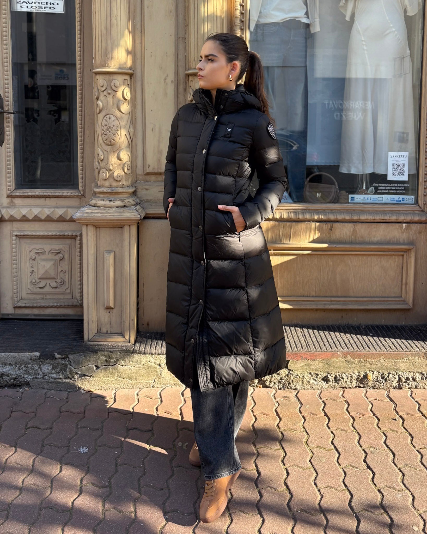 DLOUHÁ DÁMSKÁ PÉŘOVÁ BLAUER BUNDA ANITA