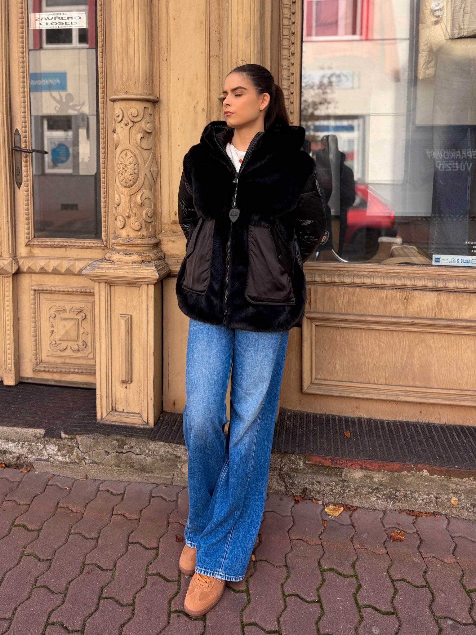 BLAUER DÁMSKÁ KRÁTKA BUNDA ESTRELLA S KOŽUŠINOU