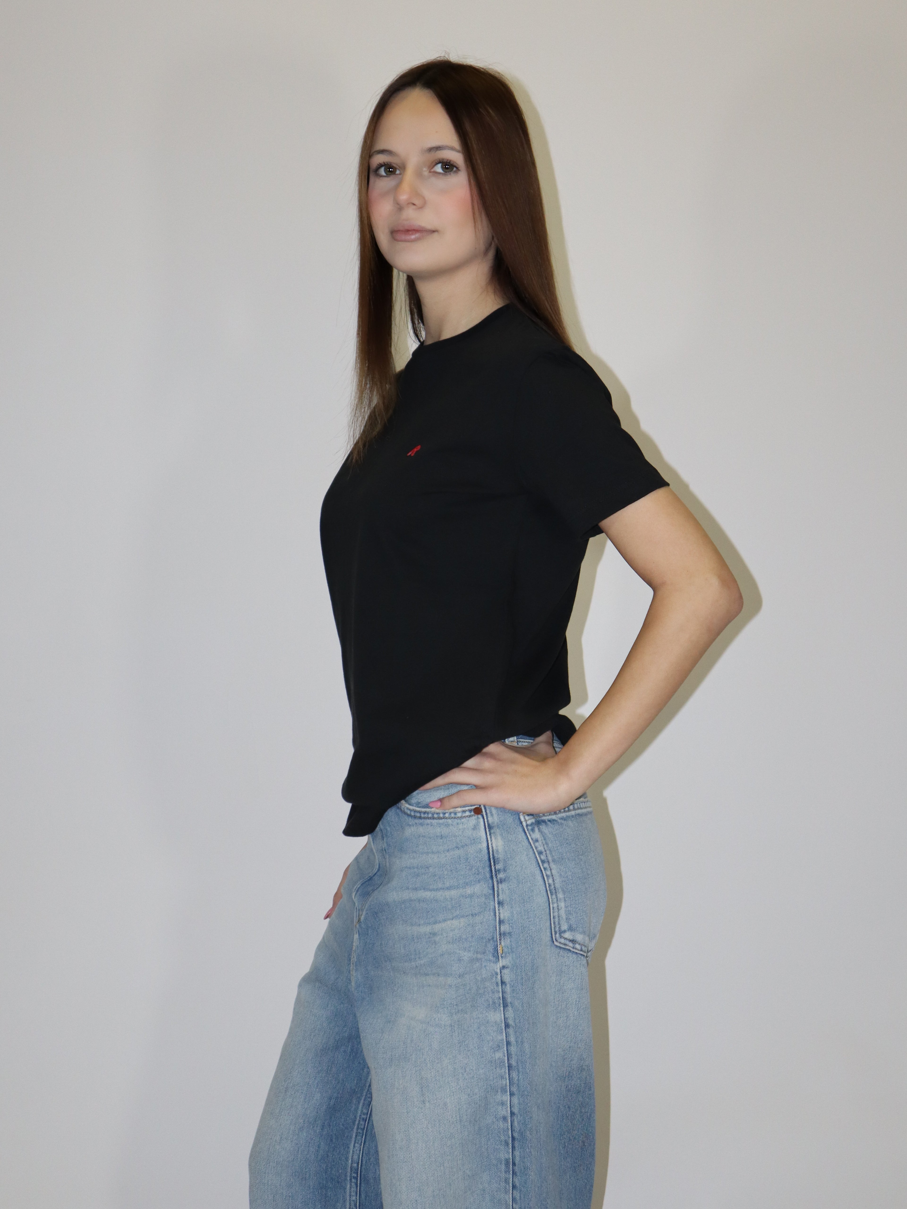 REPLAY DÁMSKÉ TRIČKO BĚŽNÉHO STŘIHU S VÝŠIVKOU 