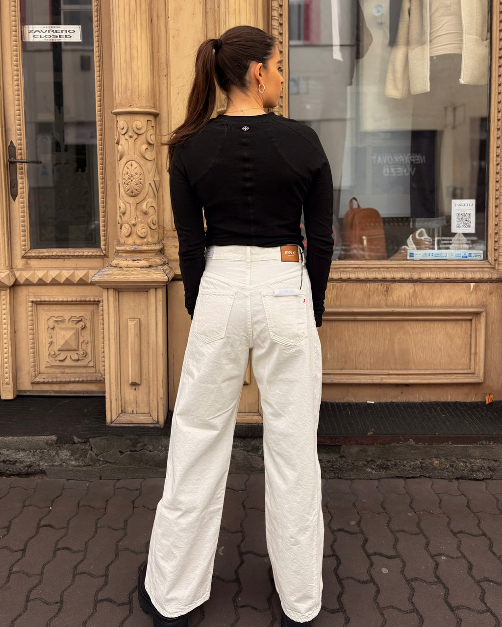 DÁMSKÉ BÍLÉ DŽÍNY REPLAY STŘIHU NARJA BAGGY FIT 