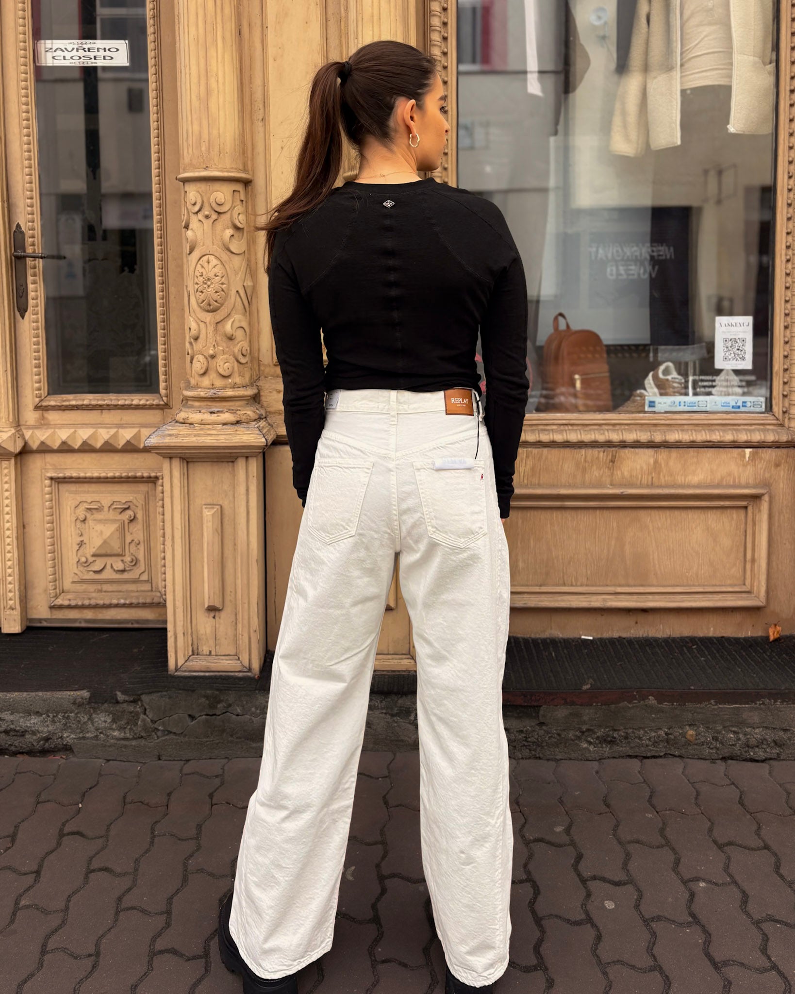 DÁMSKÉ BÍLÉ DŽÍNY REPLAY STŘIHU NARJA BAGGY FIT 