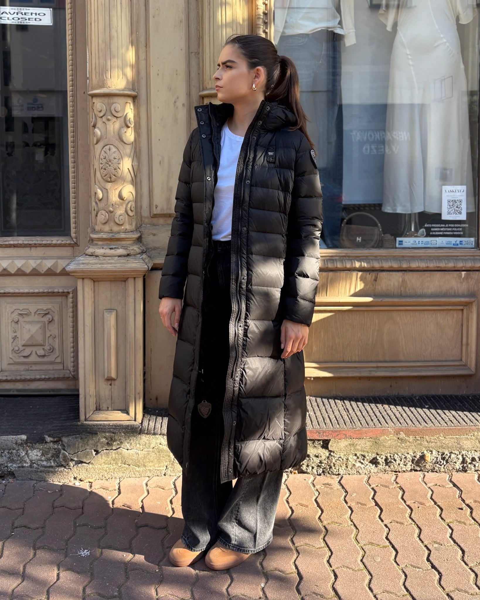 DLOUHÁ DÁMSKÁ PÉŘOVÁ BLAUER BUNDA ANITA