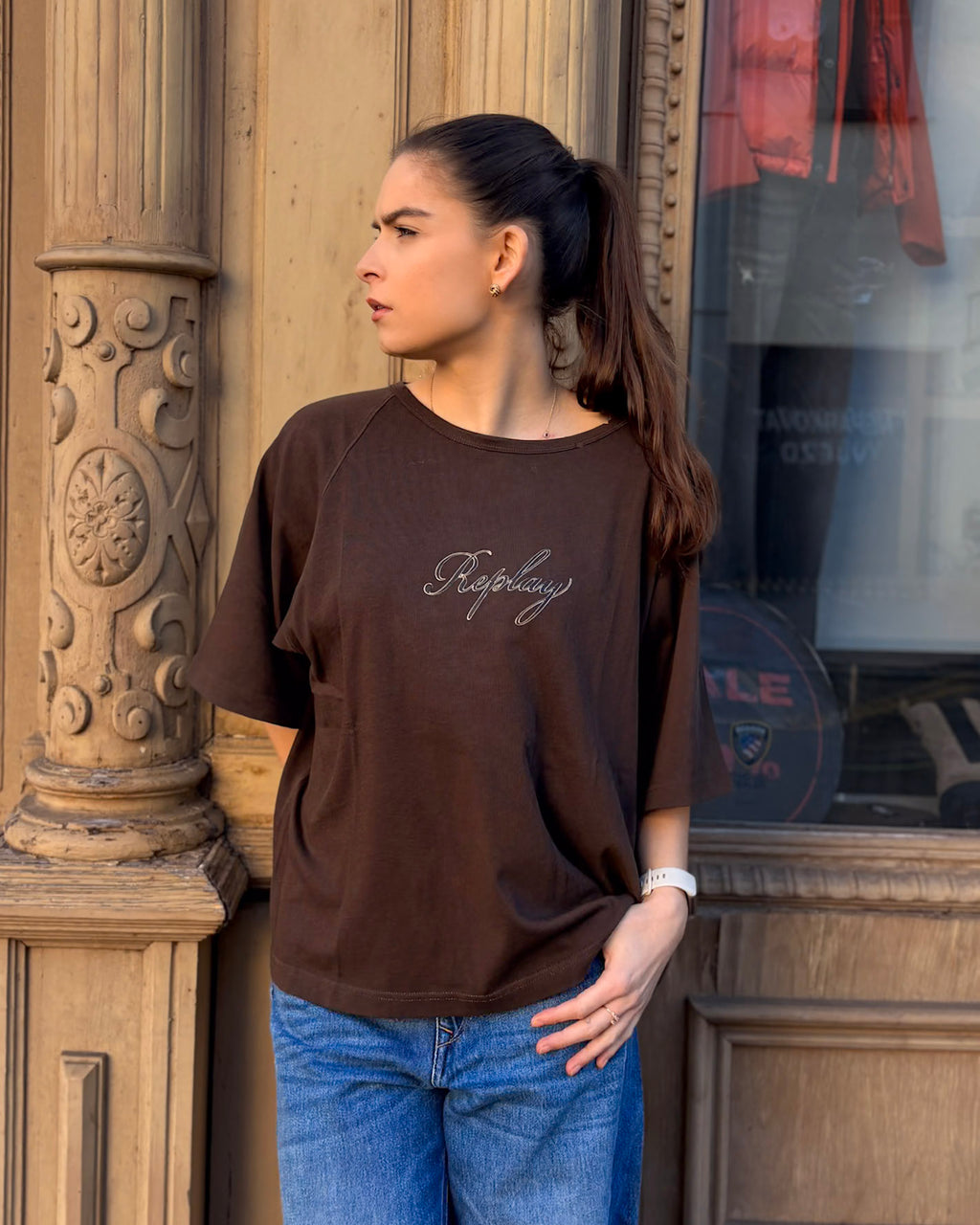 DÁMSKÉ TRIČKO REPLAY SE ZLATÝM POTISKEM LOGA 