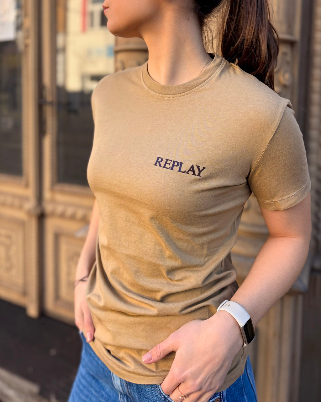 DÁMSKÉ TRIČKO REPLAY S LOGEM NA HRUDNÍKU