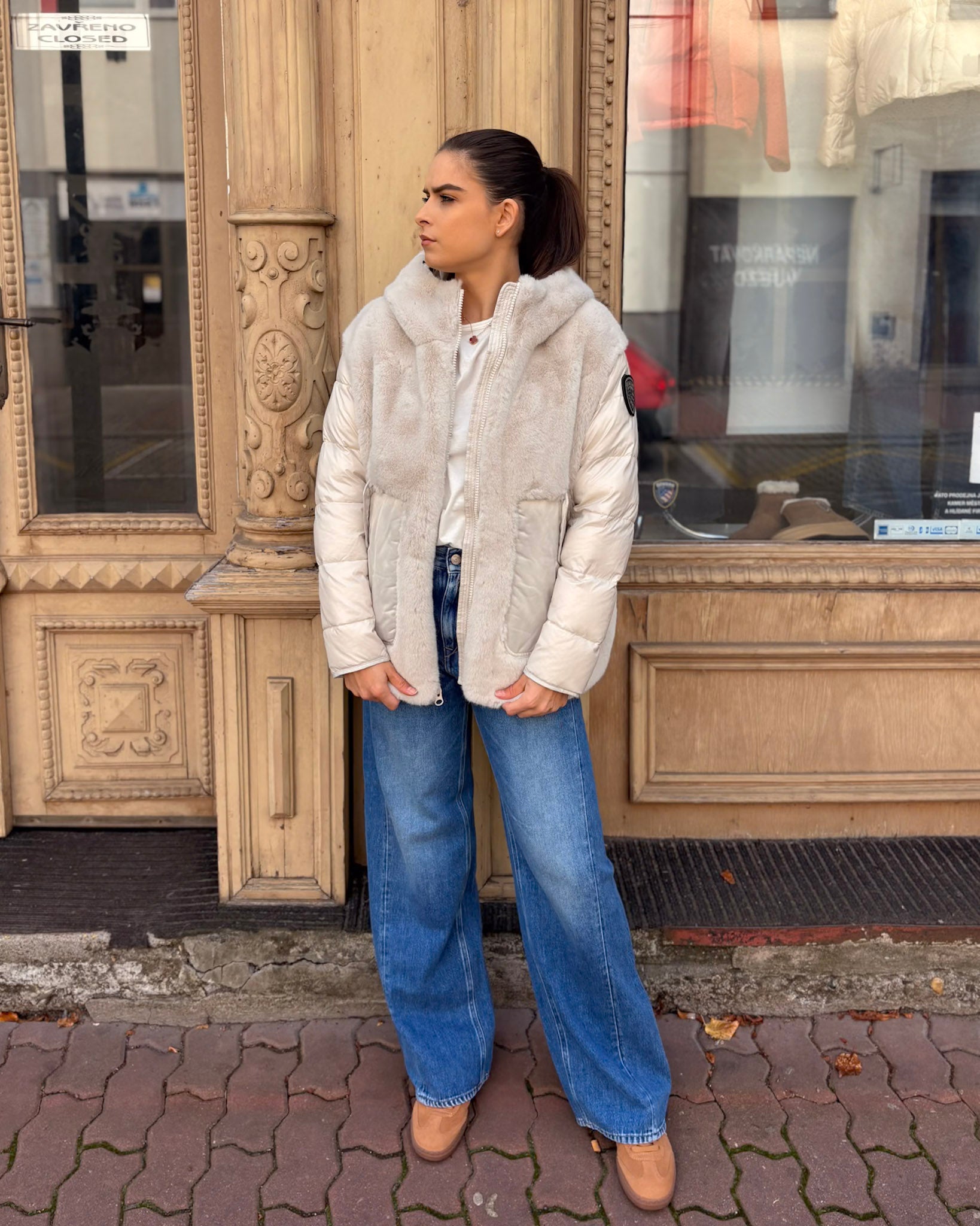 BLAUER NŐI RÖVID KABÁT ESTRELLA SZŐRMÉVEL