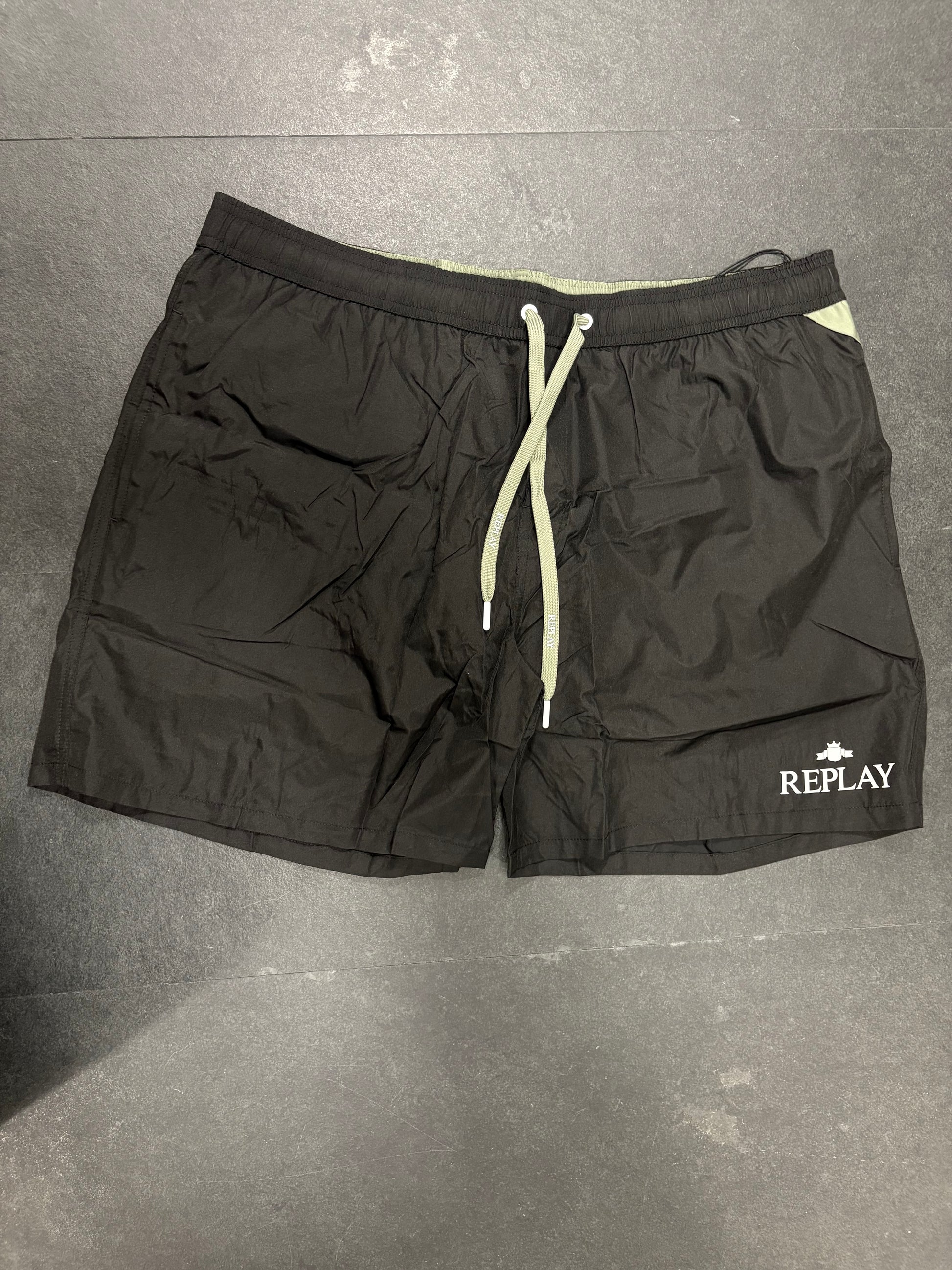 REPLAY PÁNSKE KRAŤASOVÉ PLAVKY S ARCHIVE LOGOM