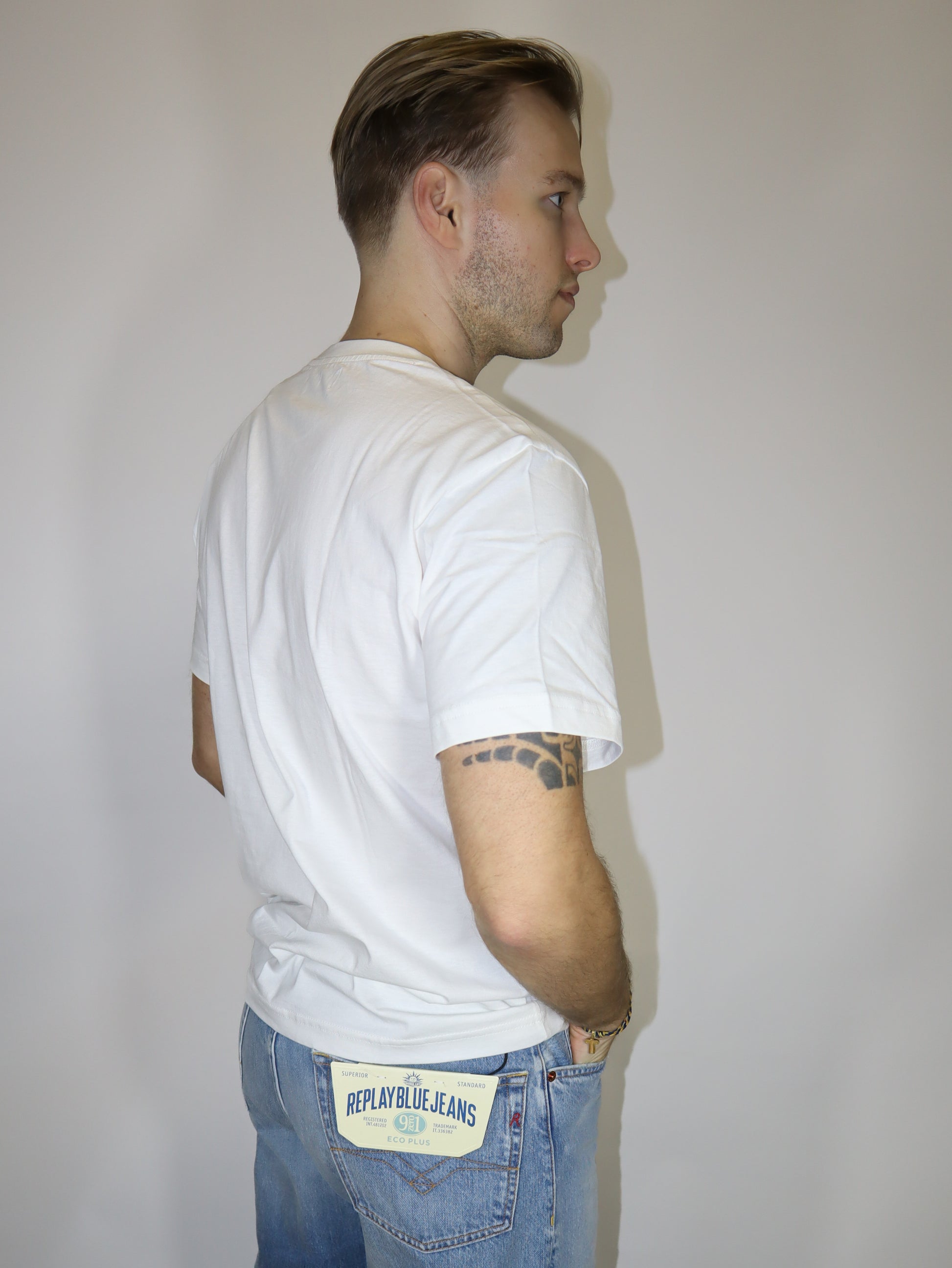 REPLAY PÁNSKÉ TRIČKO S VÝSTŘIHEM A POTISKEM