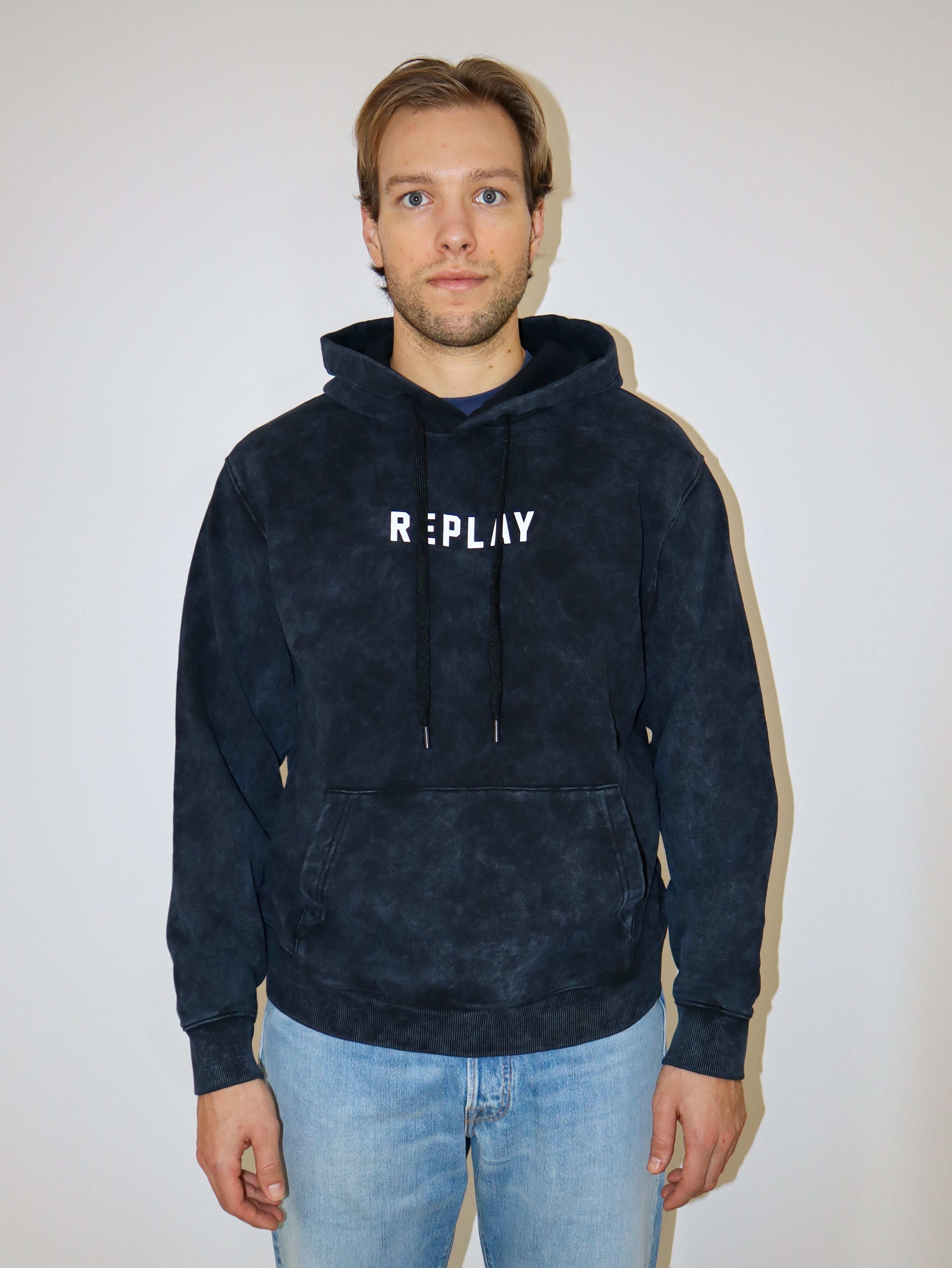 REPLAY PÁNSKA MIKINA S KAPÚCIOU A POTLAČOM ČÍSIEL