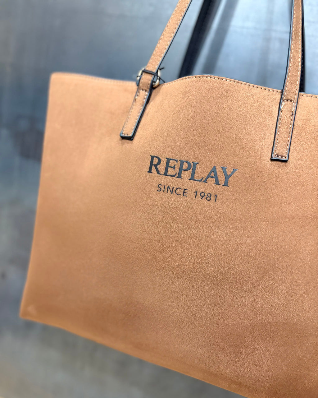 OBOUSTRANNÁ TAŠKA REPLAY S LOGEM - FW3553.005.A2018A