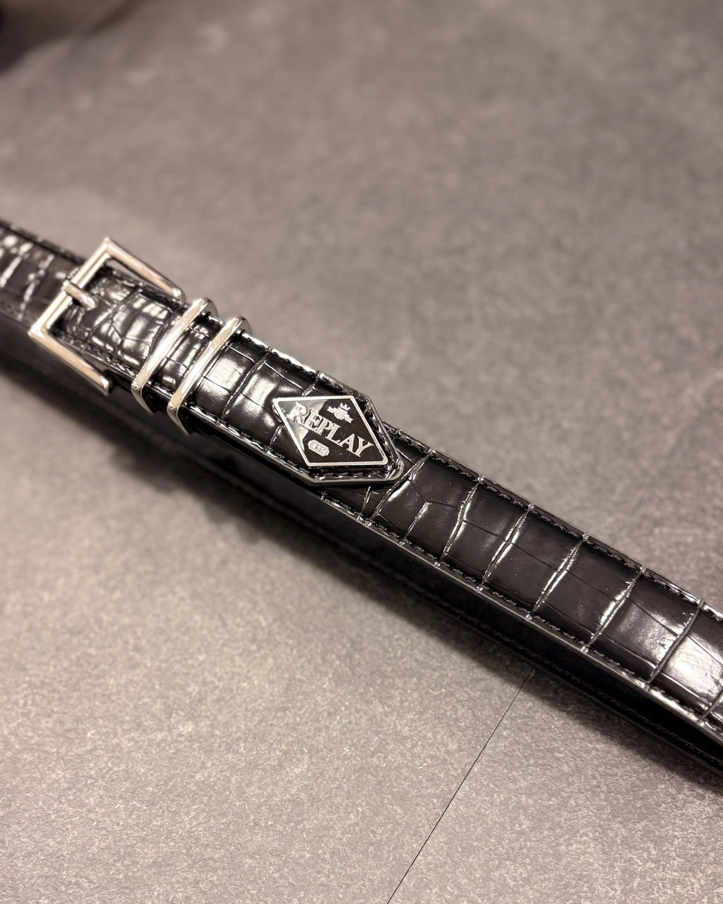 REPLAY BELT WITH GLOSSY SNAKESKIN EFFECT 