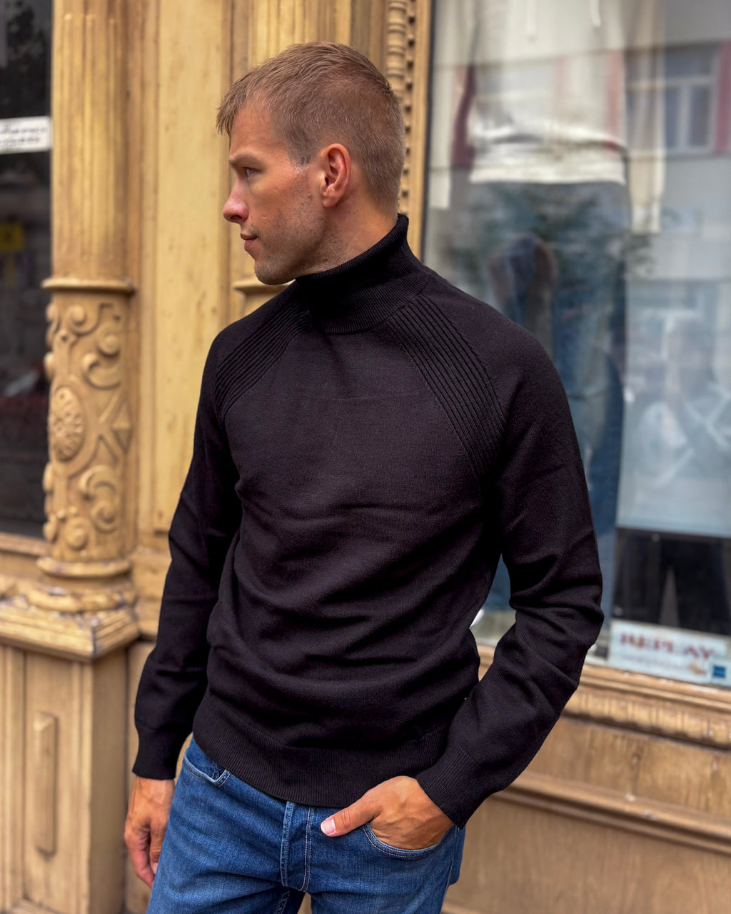 FÉRFI REPLAY TURTLENYAKÚ PULÓVER RAGLAN UJJAKKAL