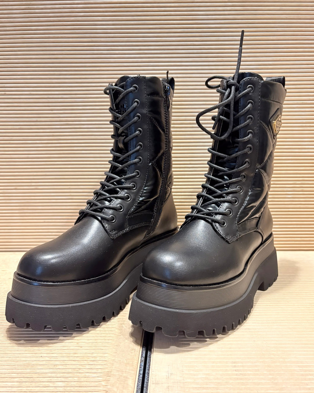 REPLAY WOMEN'S WINTER BOOTS WITH RAISED SOLE