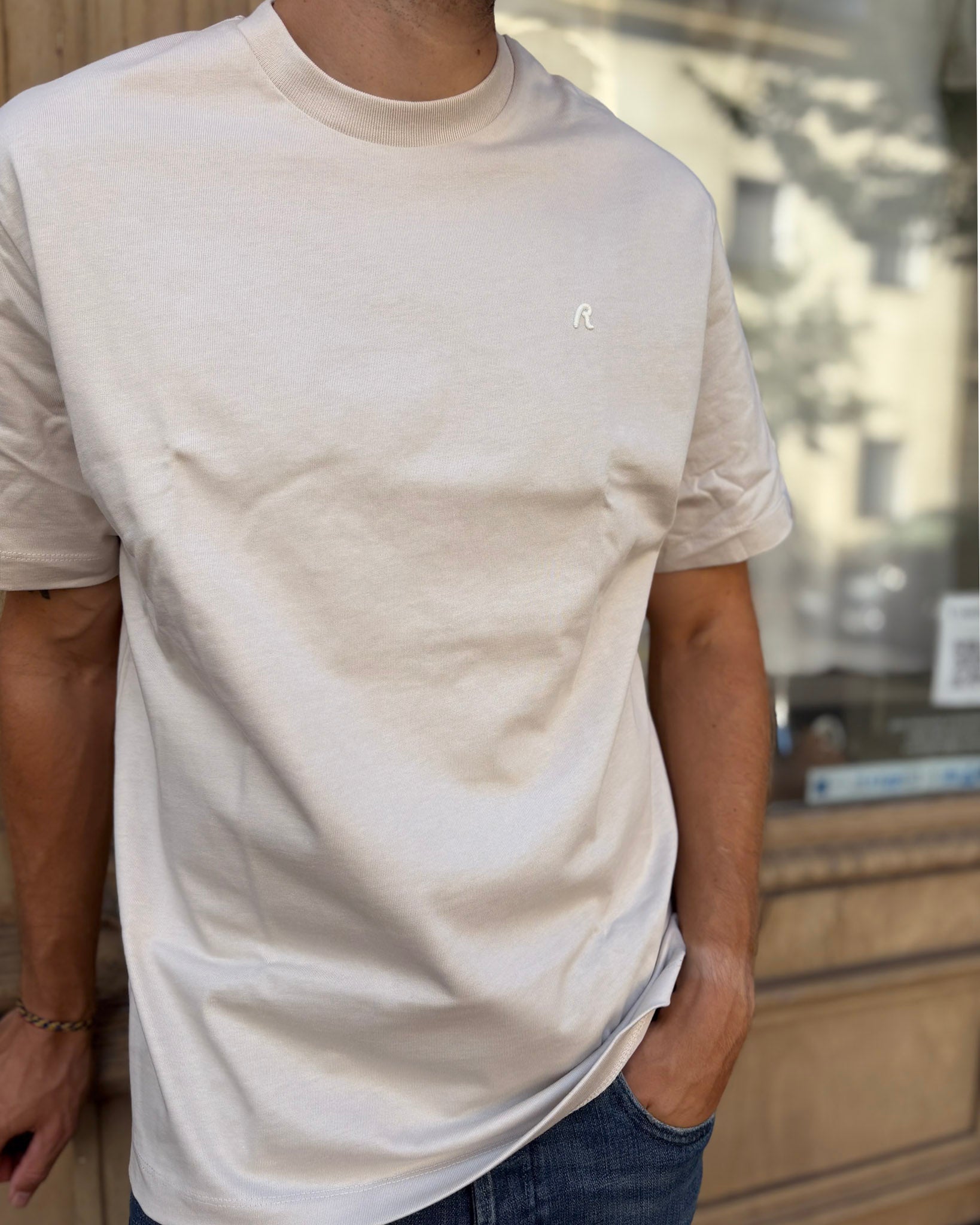 REPLAY PÁNSKÉ TRIČKO VOLNÉHO STŘIHU S VÝŠIVKOU