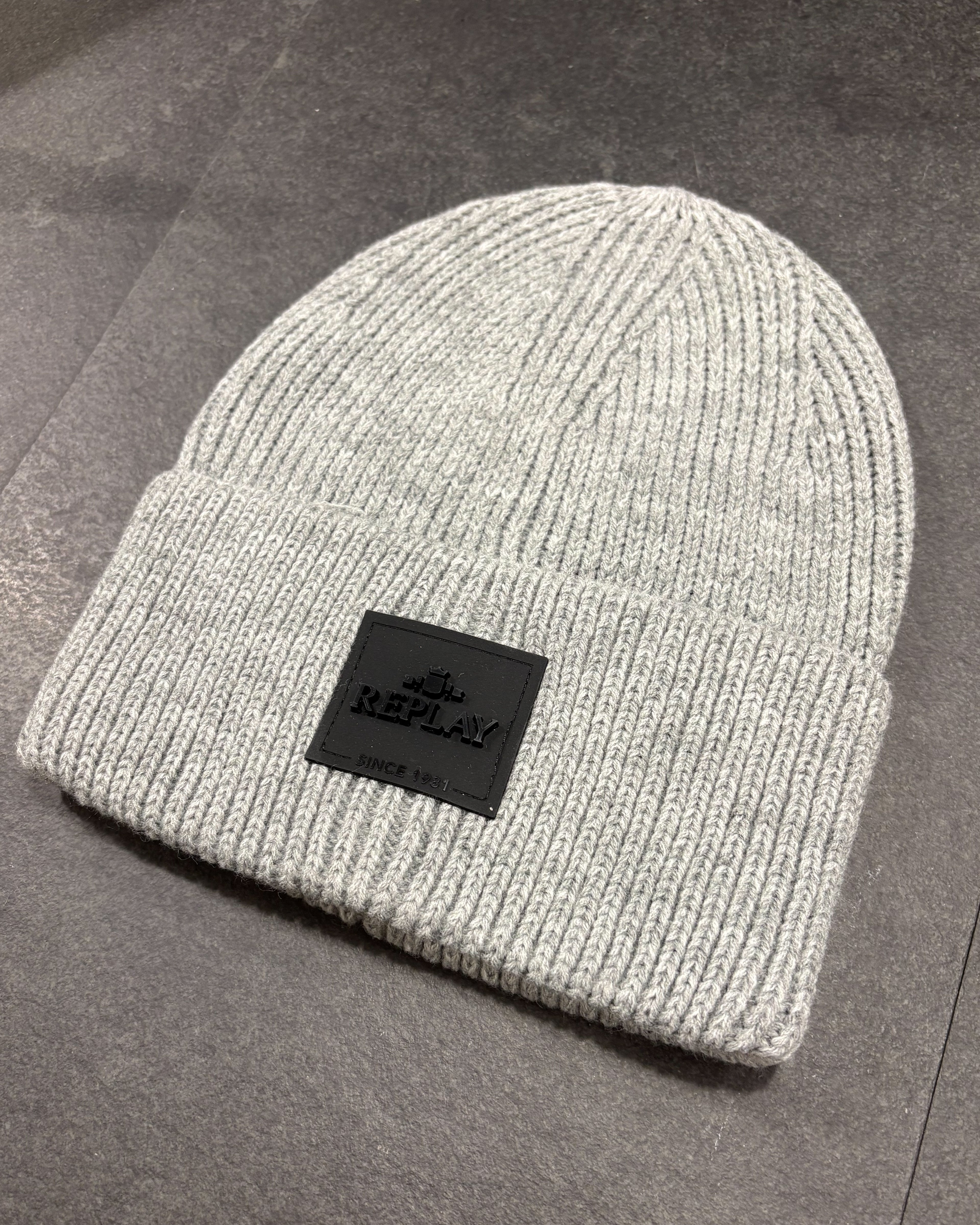 ČEPICE REPLAY S ARCHIVE LOGEM NA LEMU 