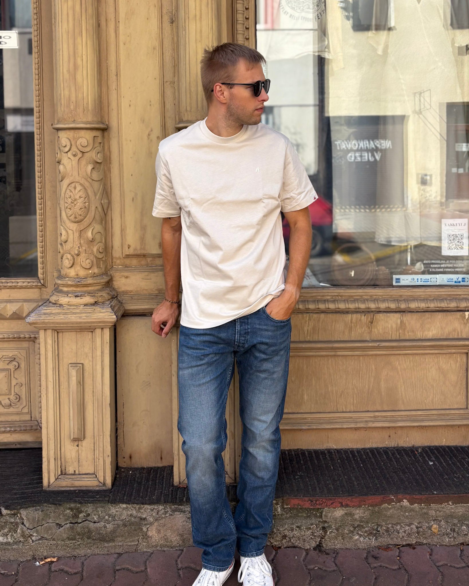 REPLAY PÁNSKÉ TRIČKO VOLNÉHO STŘIHU S VÝŠIVKOU