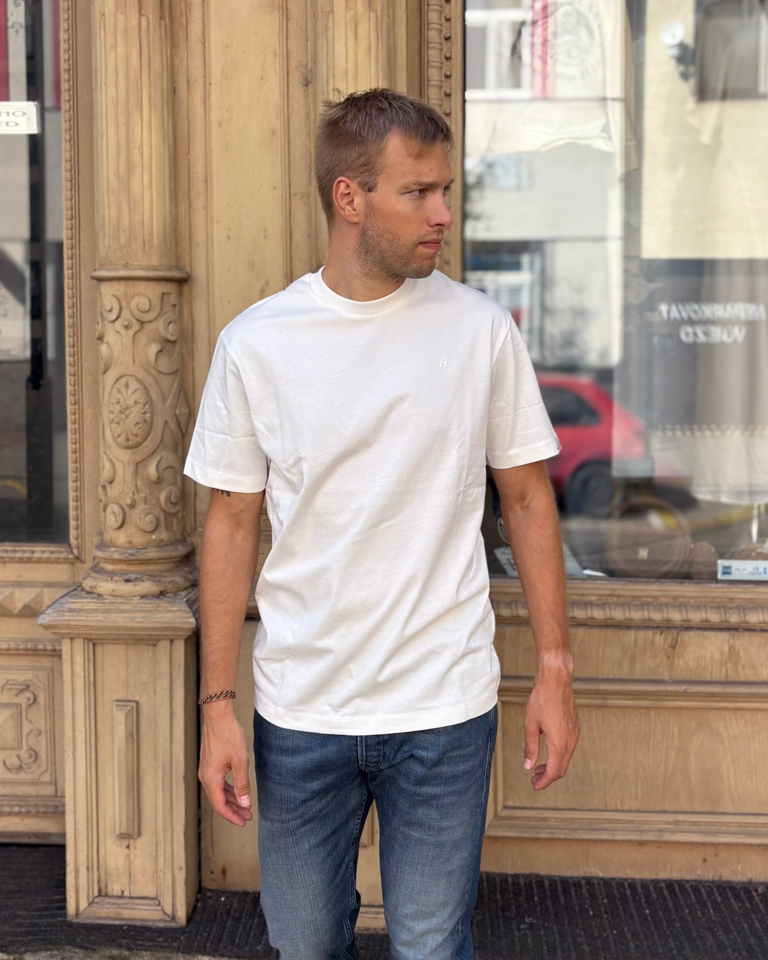 REPLAY PÁNSKÉ TRIČKO VOLNÉHO STŘIHU S VÝŠIVKOU