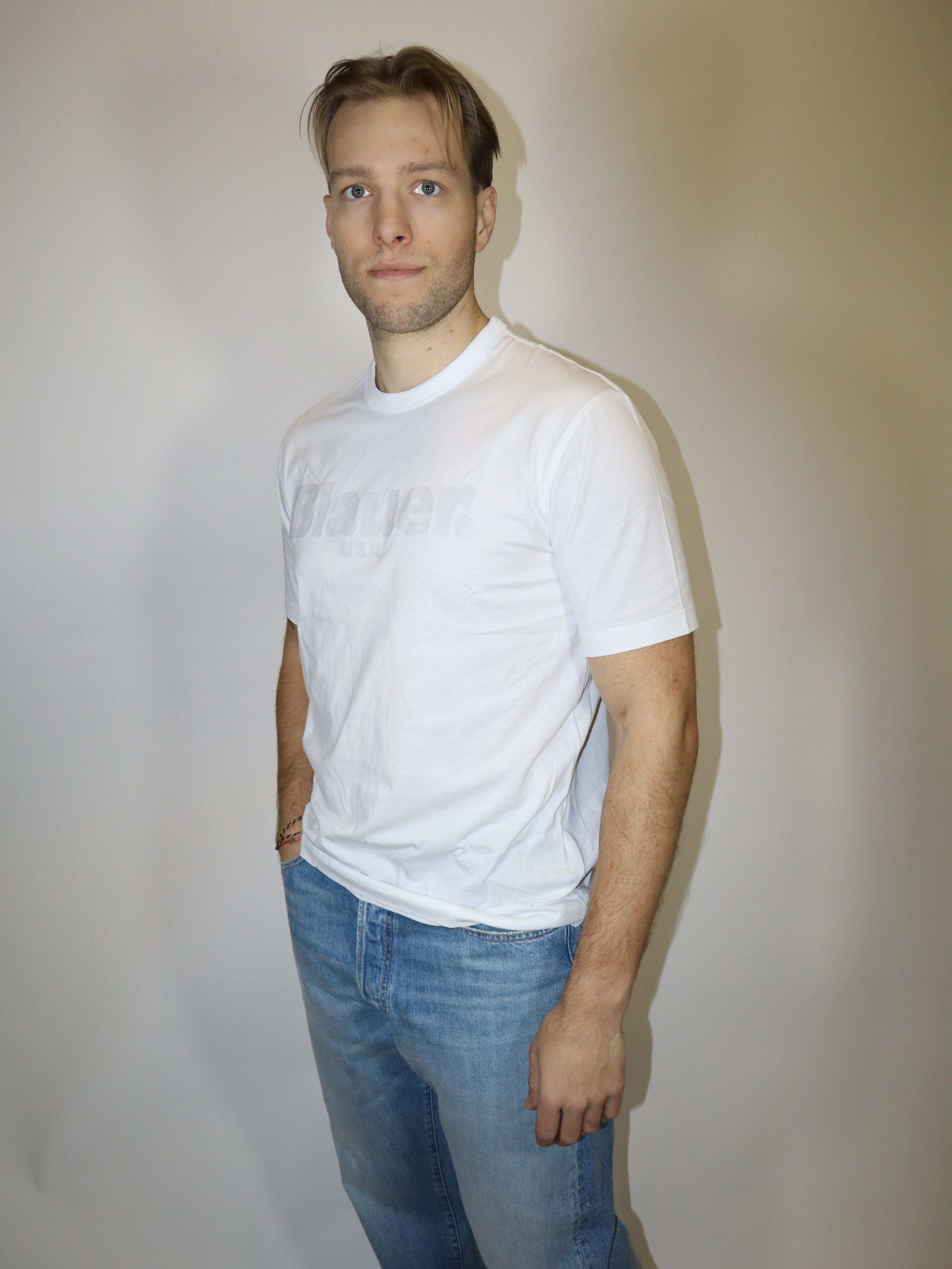 BLAUER PANSKÉ TRIČKO S POTISKEM TÓN V TÓNU