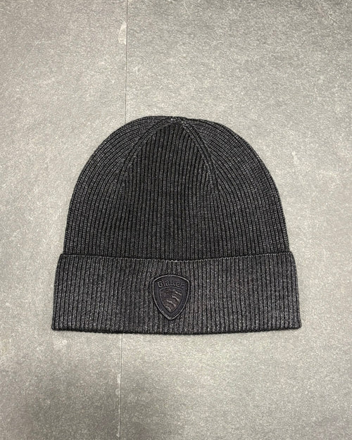 BLAUER ČEPICE S LOGEM NA MANŽETĚ 