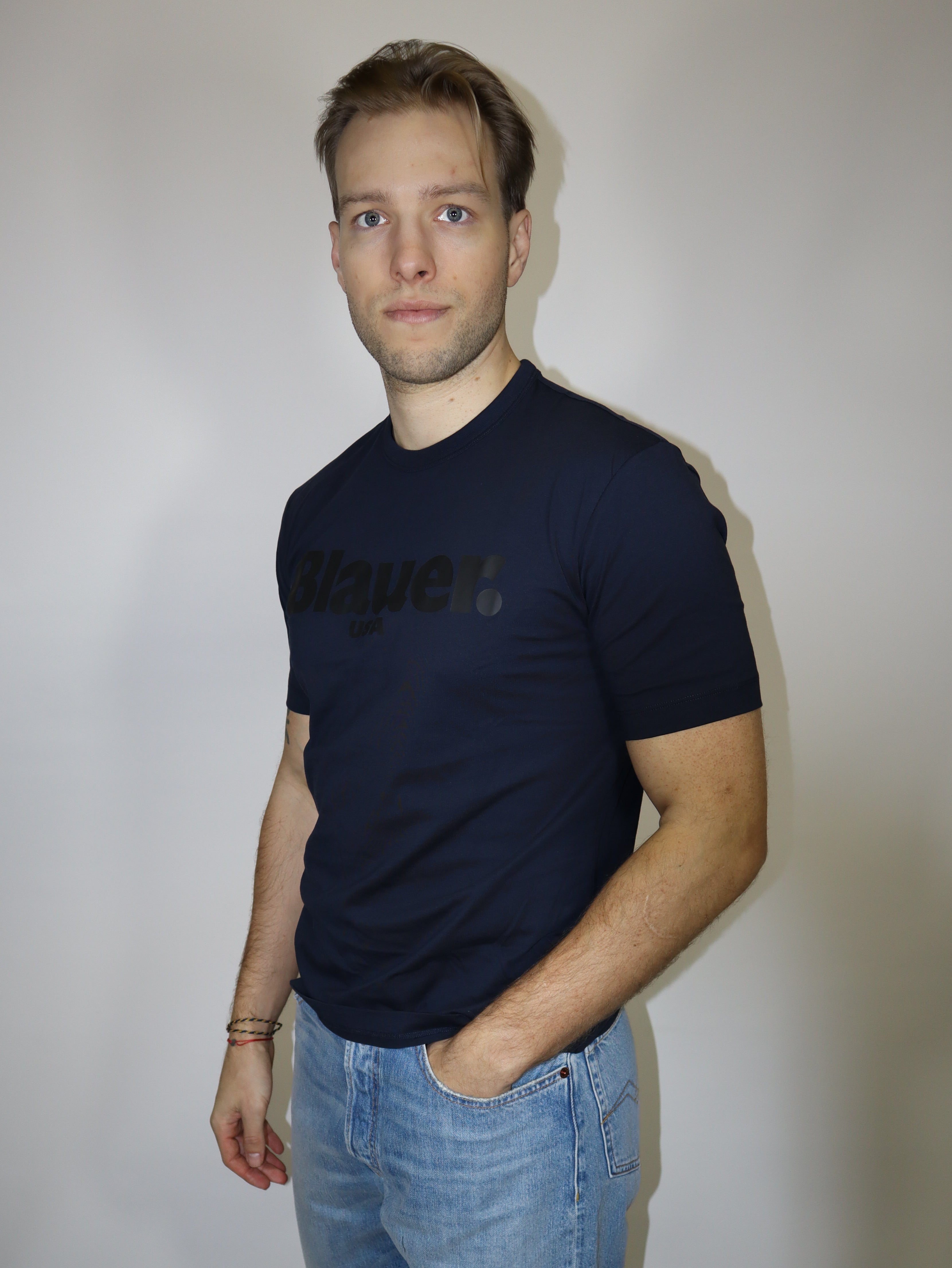 BLAUER PANSKÉ TRIČKO S POTISKEM TÓN V TÓNU