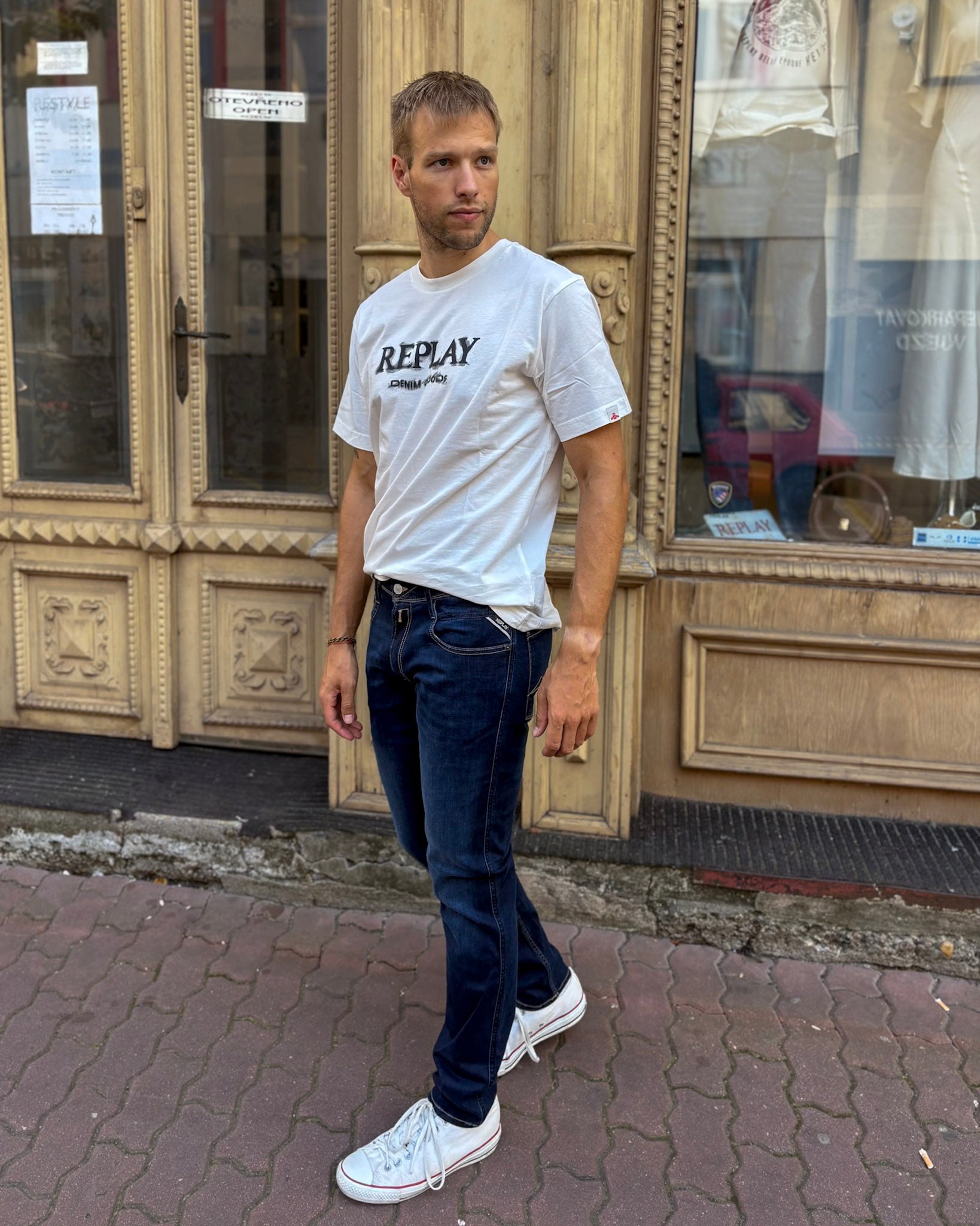 REPLAY PÁNSKÉ SLIM-FIT DŽÍNY STŘIHU ANBASS - M914Y .000.41A 900