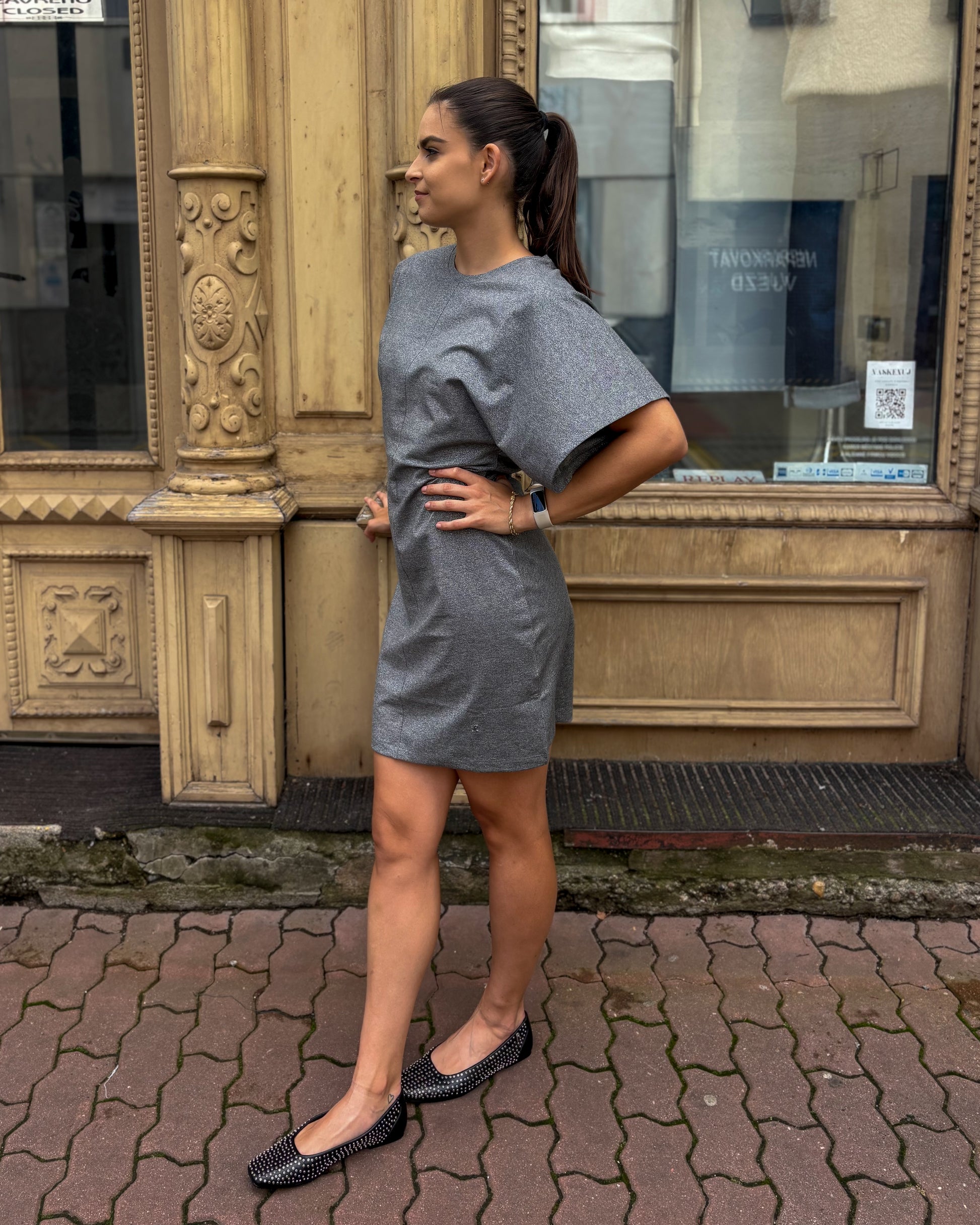 KRÁTKÉ REPLAY SLIM-FIT ŠATY ZE STŘÍBRNÉHO LUREXU 