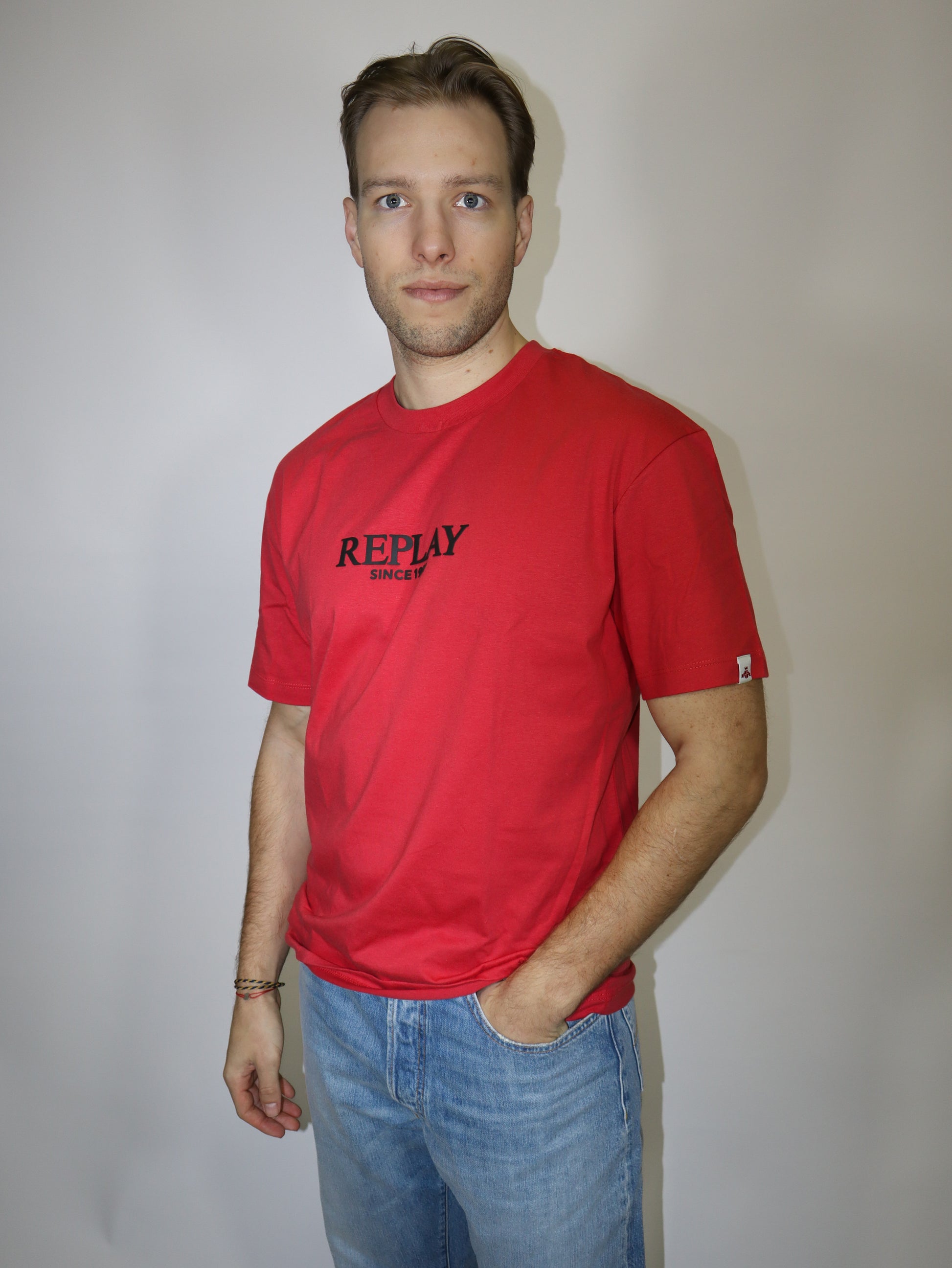 REPLAY PÁNSKÉ TRIČKO VOLNÉHO STŘIHU S POTISKEM