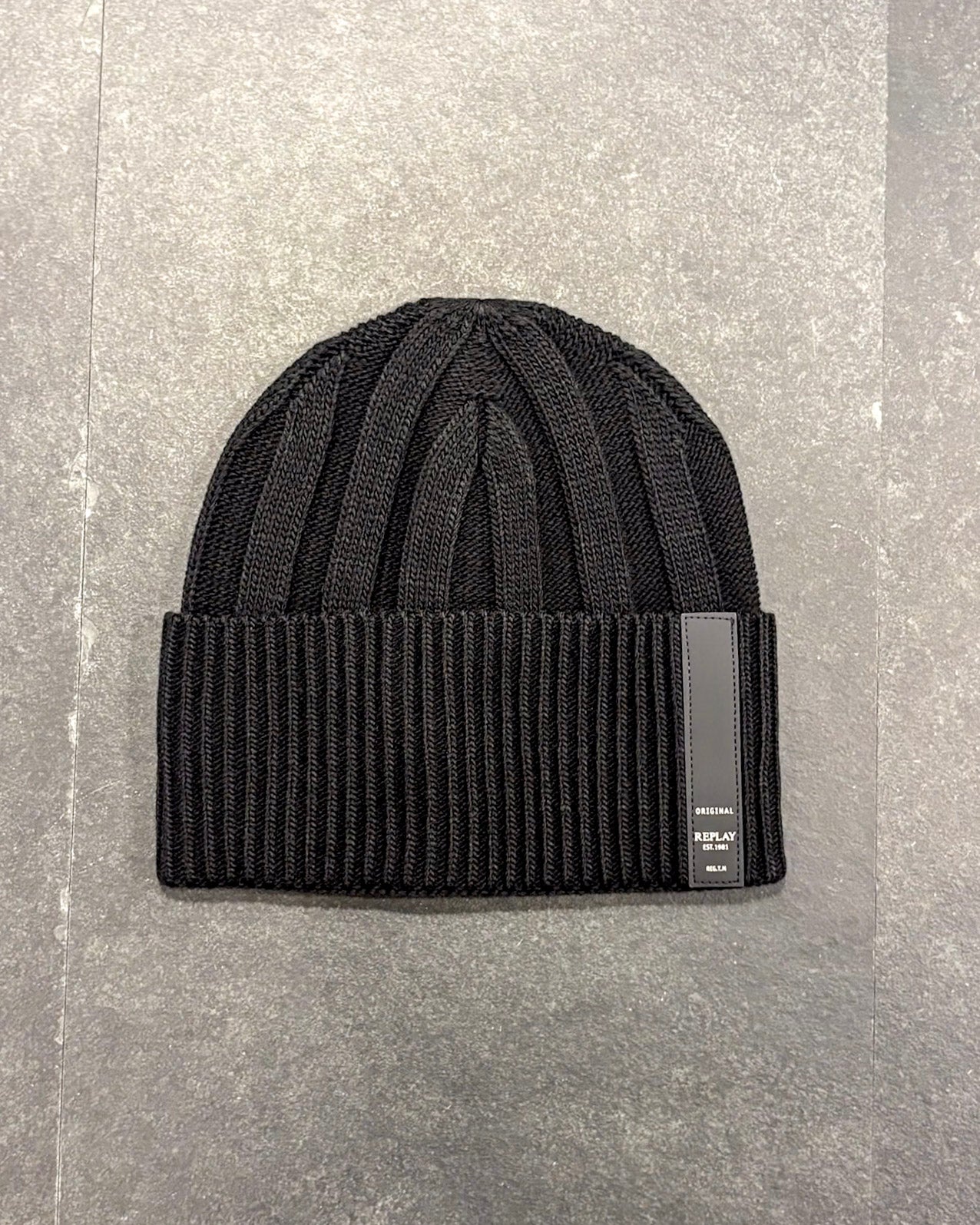 REPLAY WINTER KNITTED HAT WITH LOGO 